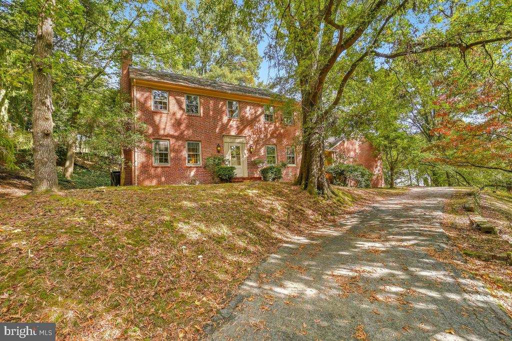 800 MCCENEY AVENUE