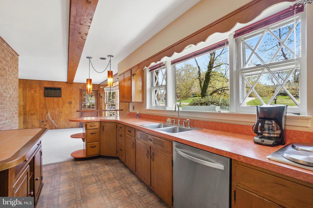 4800 Sharon Rd