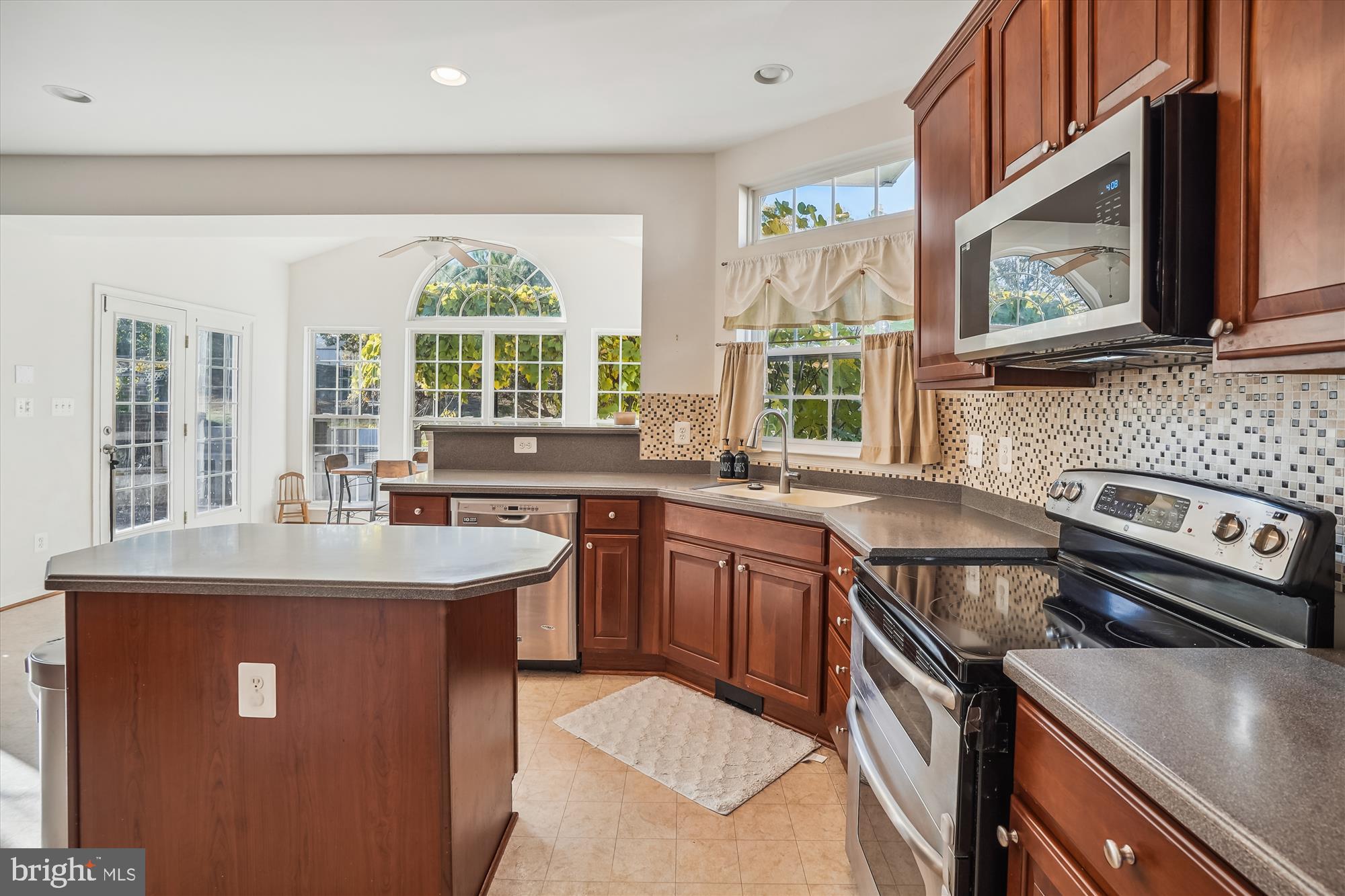 6682 Clarkes Meadow DRIVE