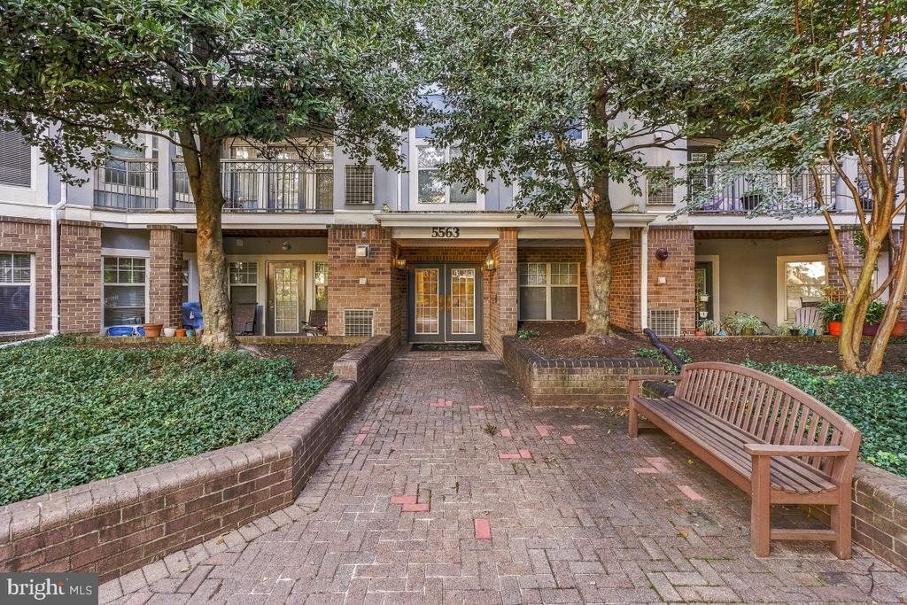5563 SEMINARY ROAD Unit: 412