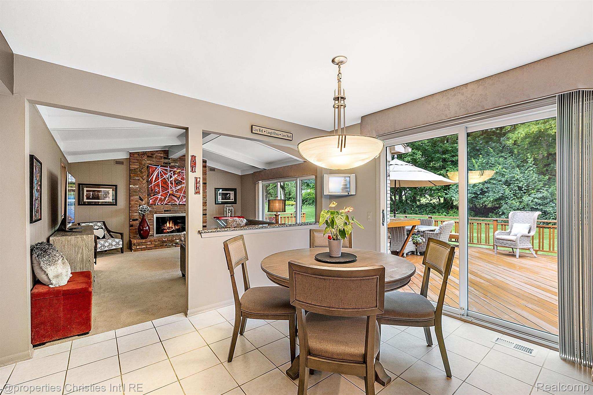 428  LAKE FOREST Drive