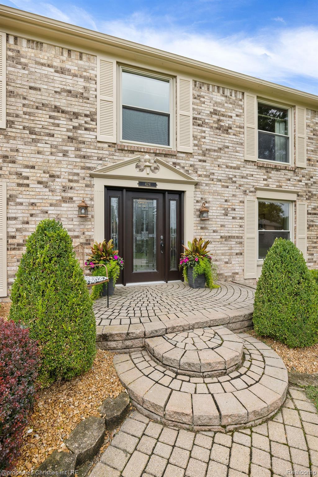 428  LAKE FOREST Drive