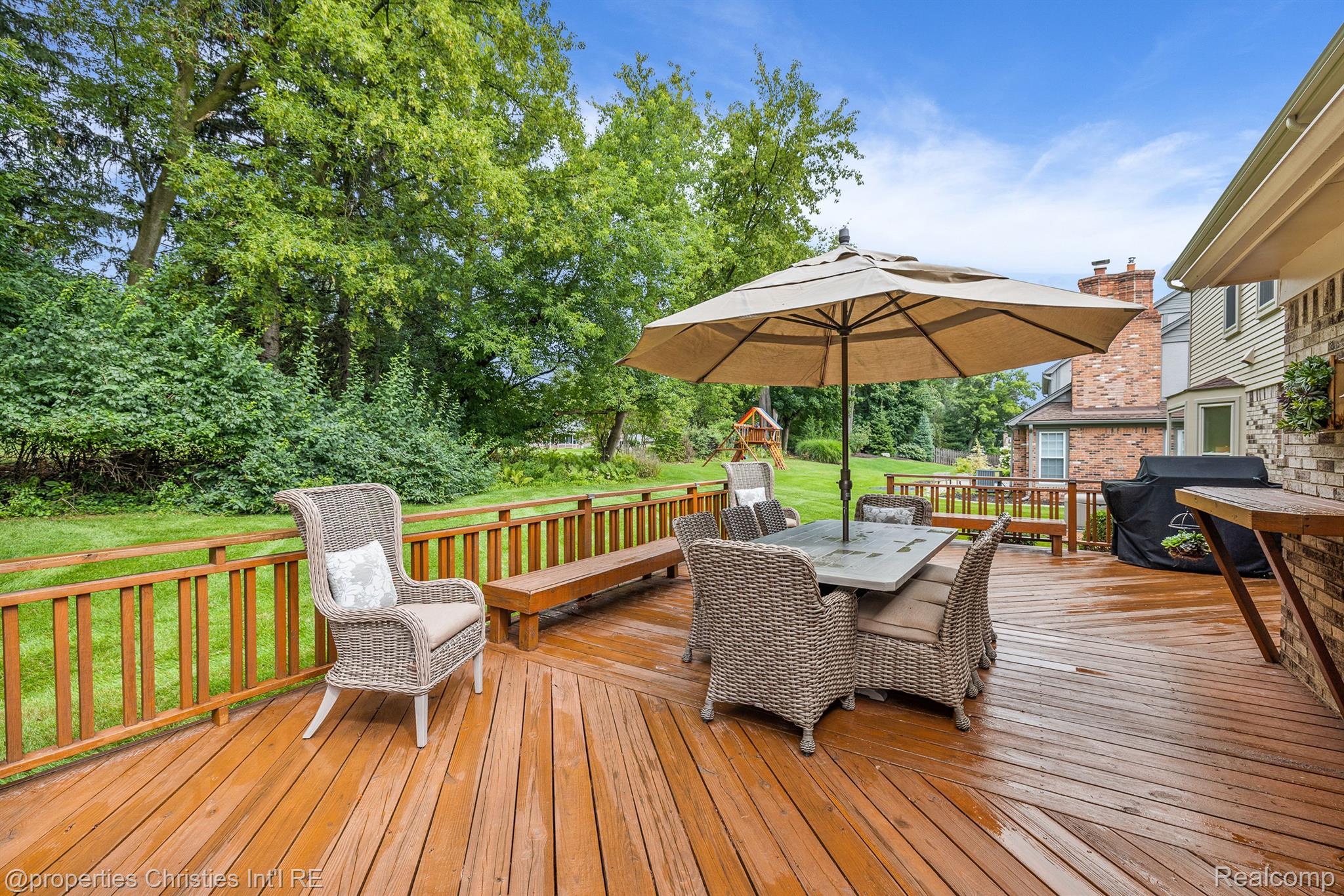 428  LAKE FOREST Drive