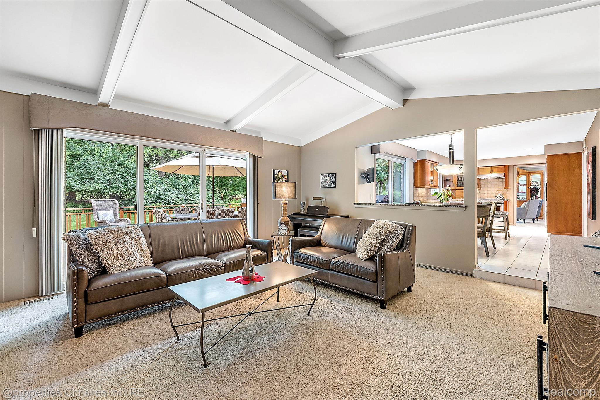 428  LAKE FOREST Drive