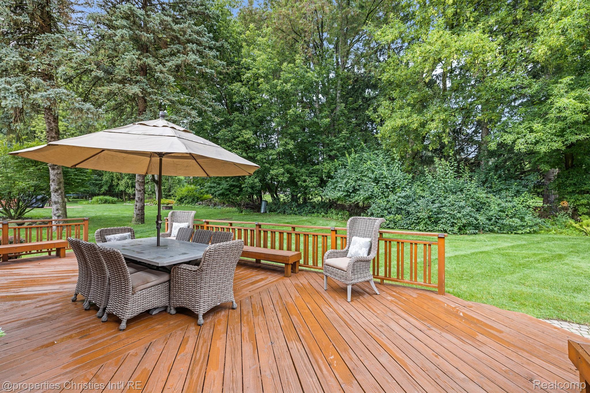 428  LAKE FOREST Drive