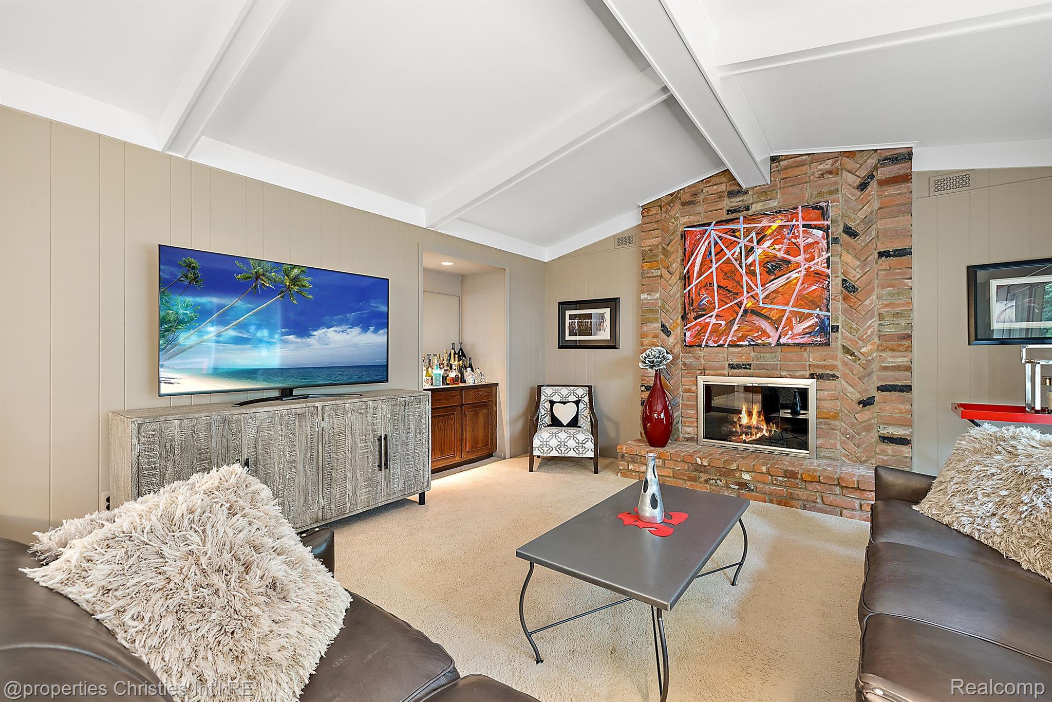 428  LAKE FOREST Drive