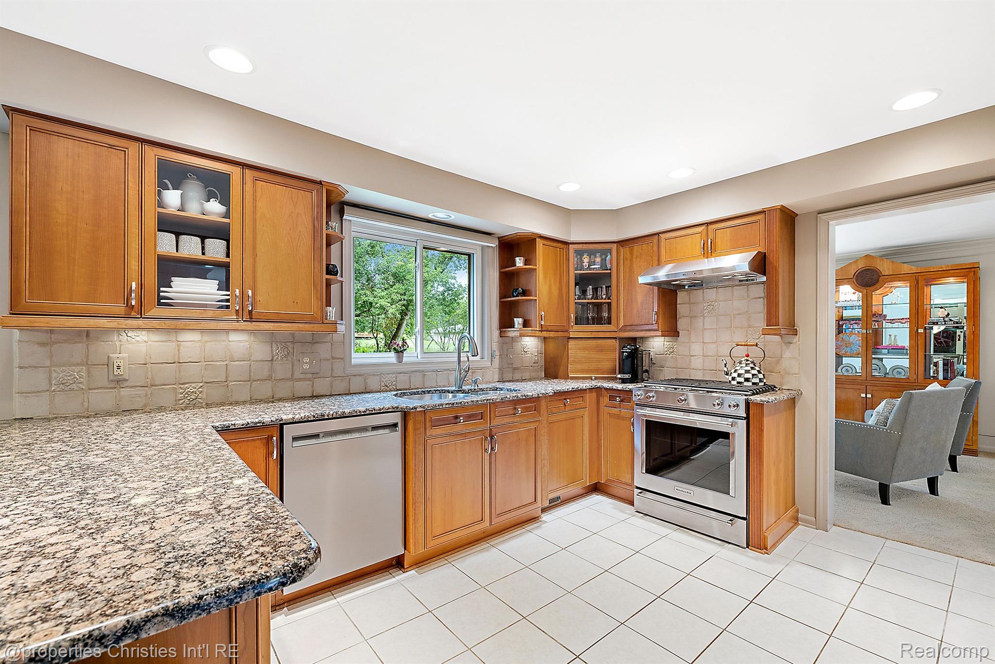 428  LAKE FOREST Drive