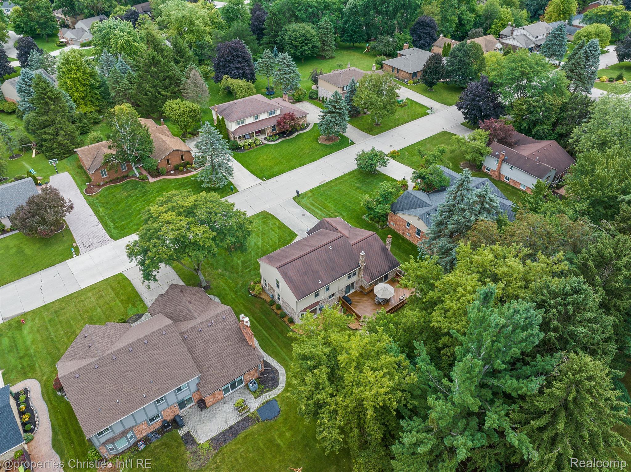 428  LAKE FOREST Drive