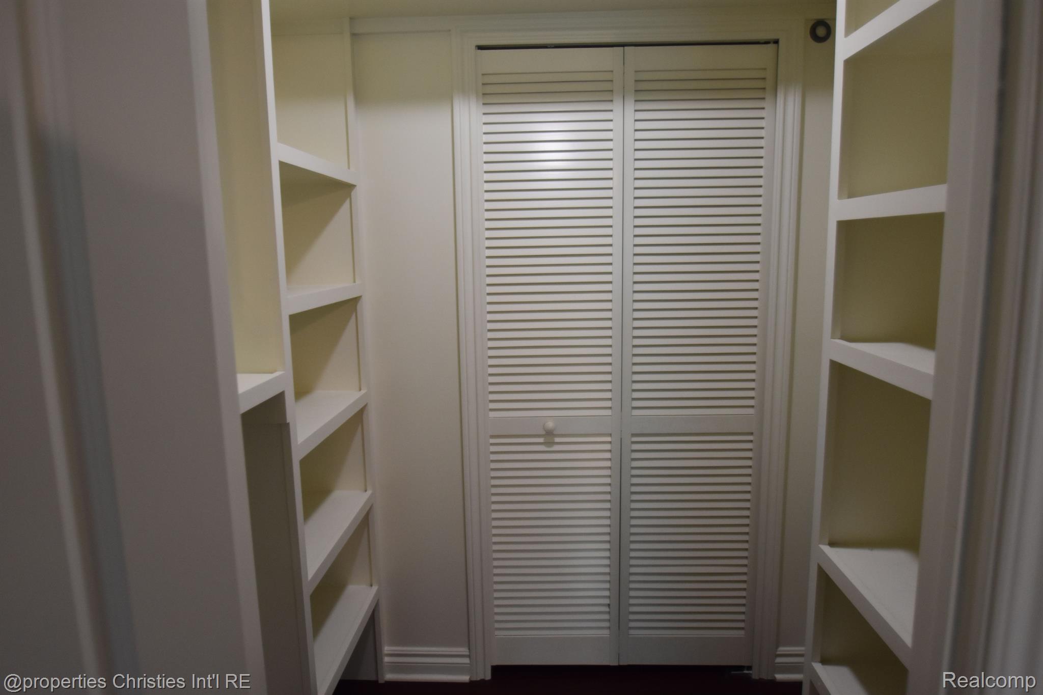 24066 MIDDLEBELT Road Unit: 37