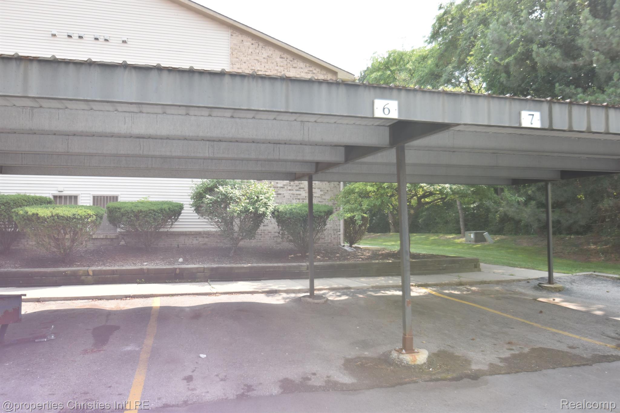 24066 MIDDLEBELT Road Unit: 37
