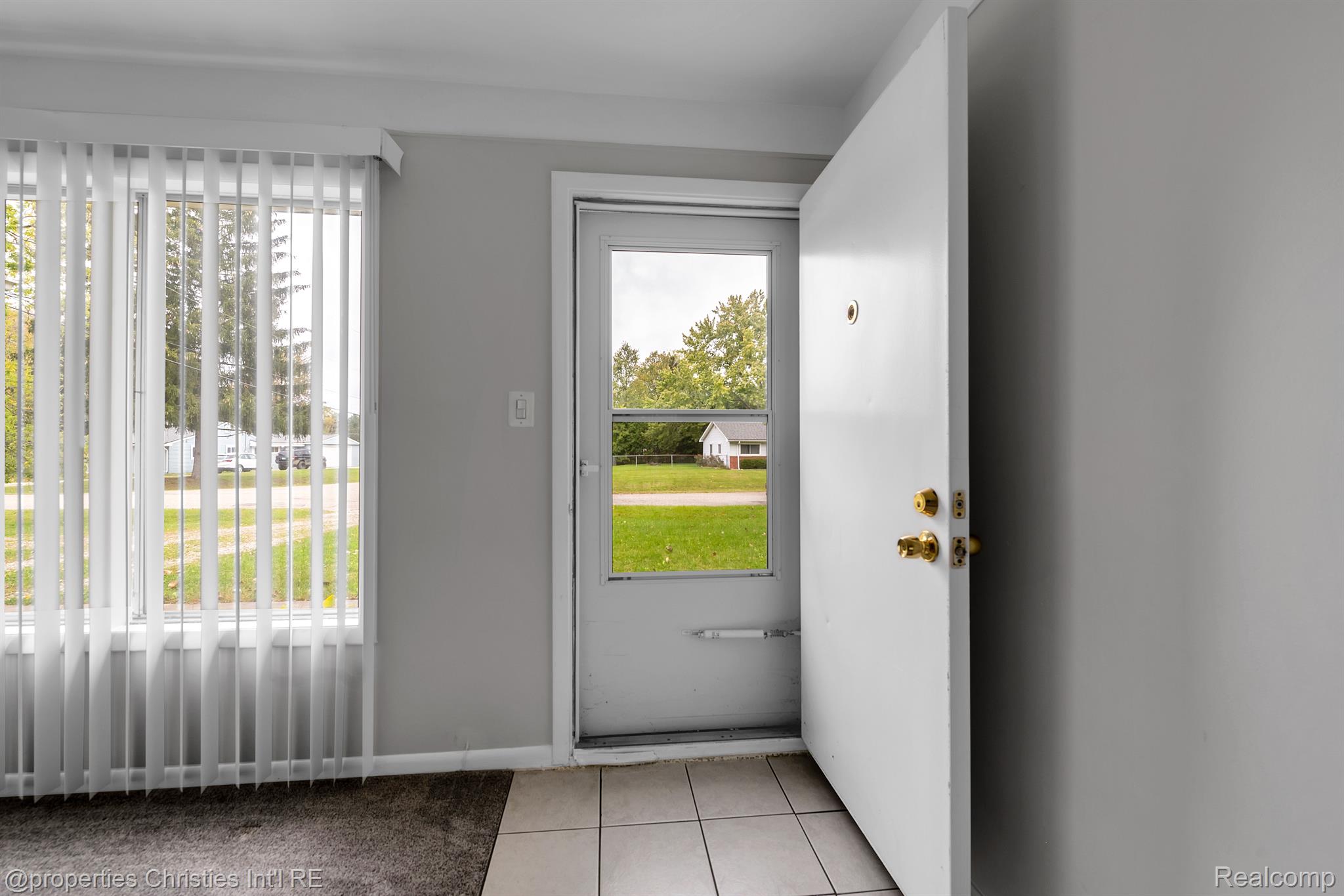 6433 Hermana Road