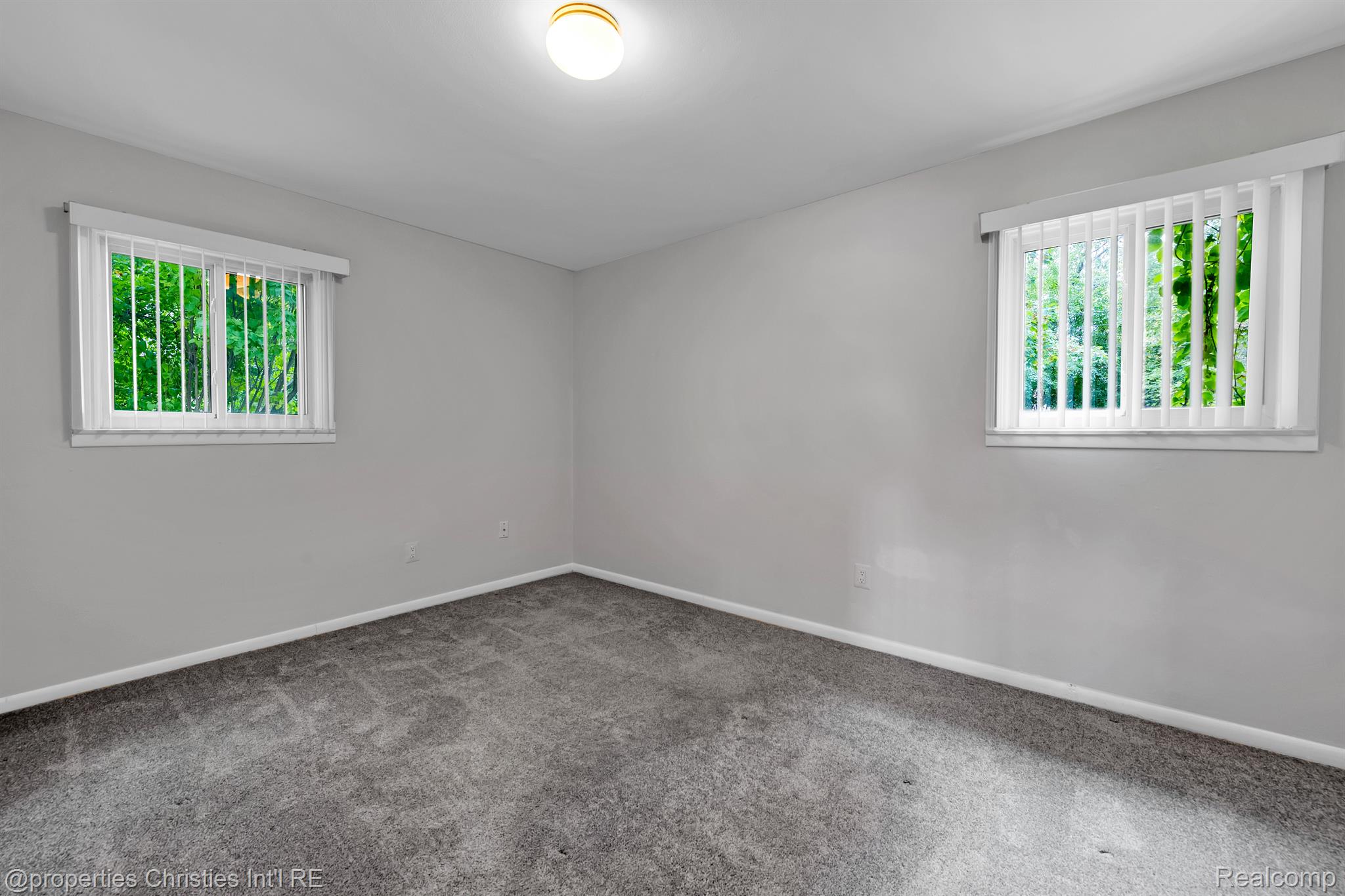 6433 Hermana Road