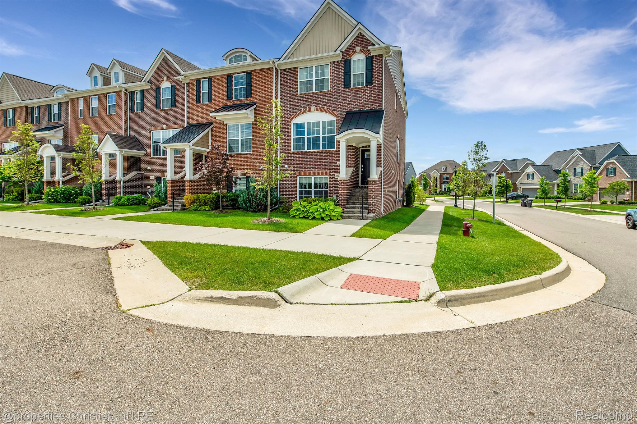 47769 HILLCREST Drive