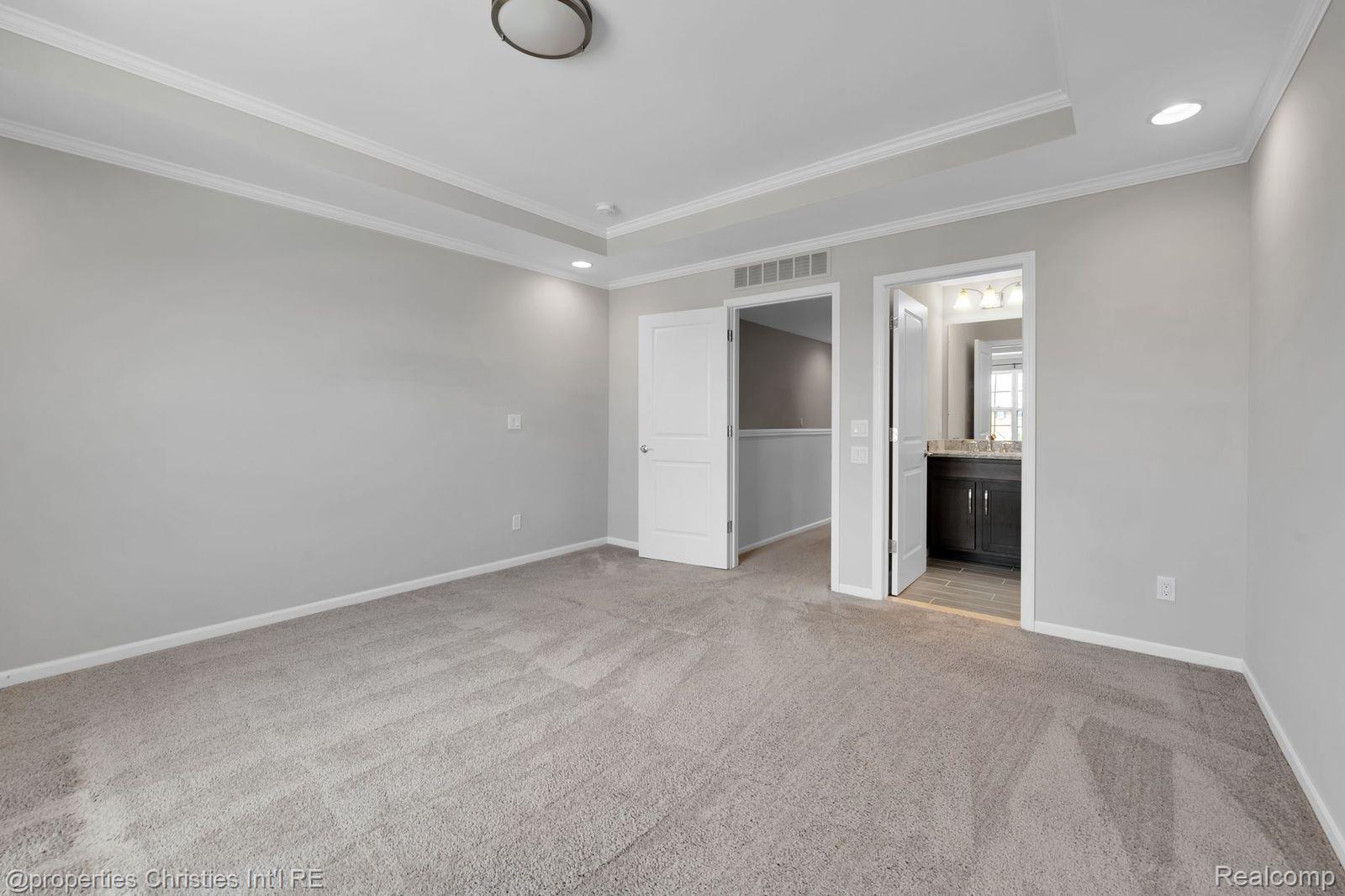 47769 HILLCREST Drive