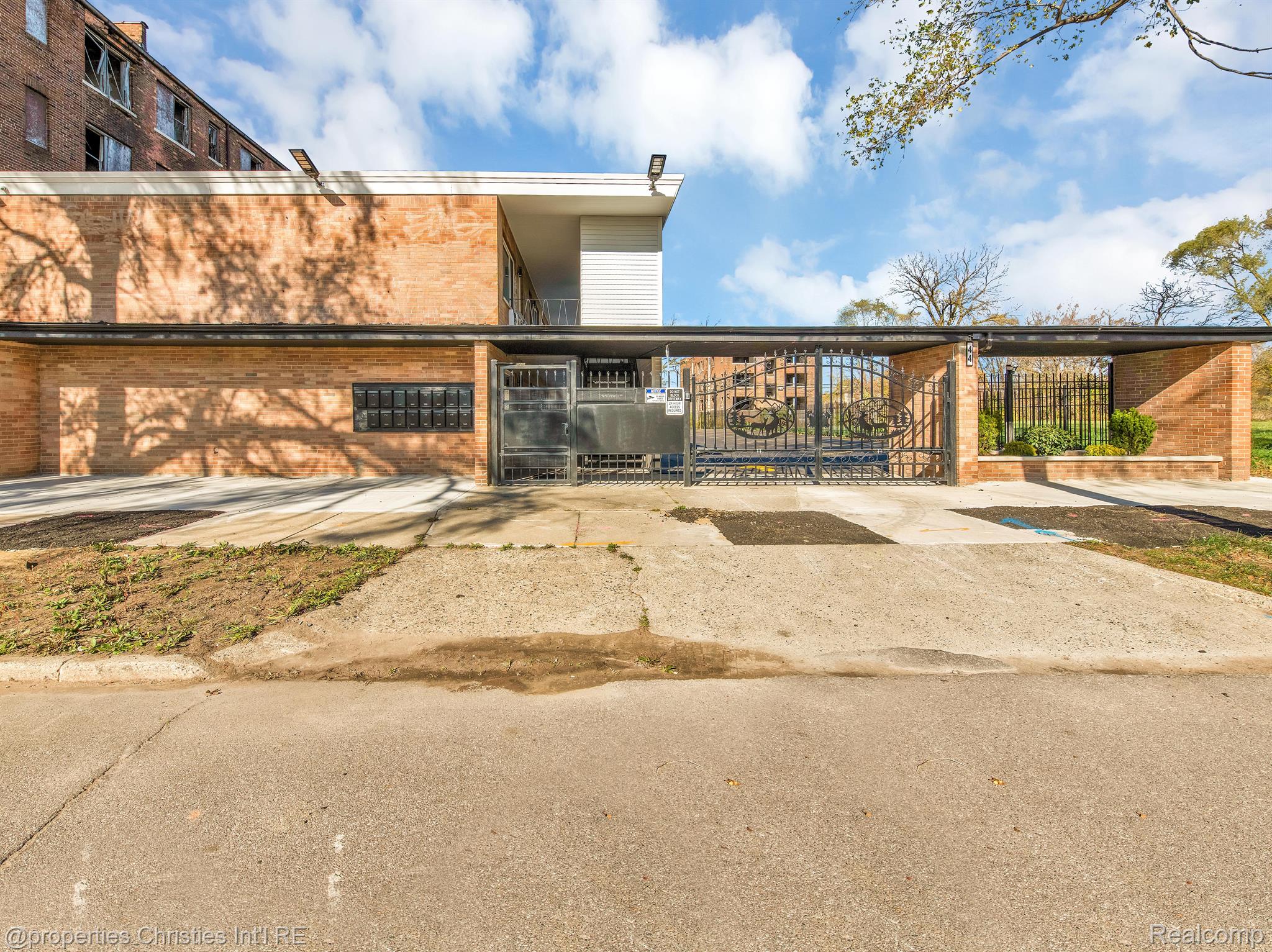 44 HIGHLAND Street 6