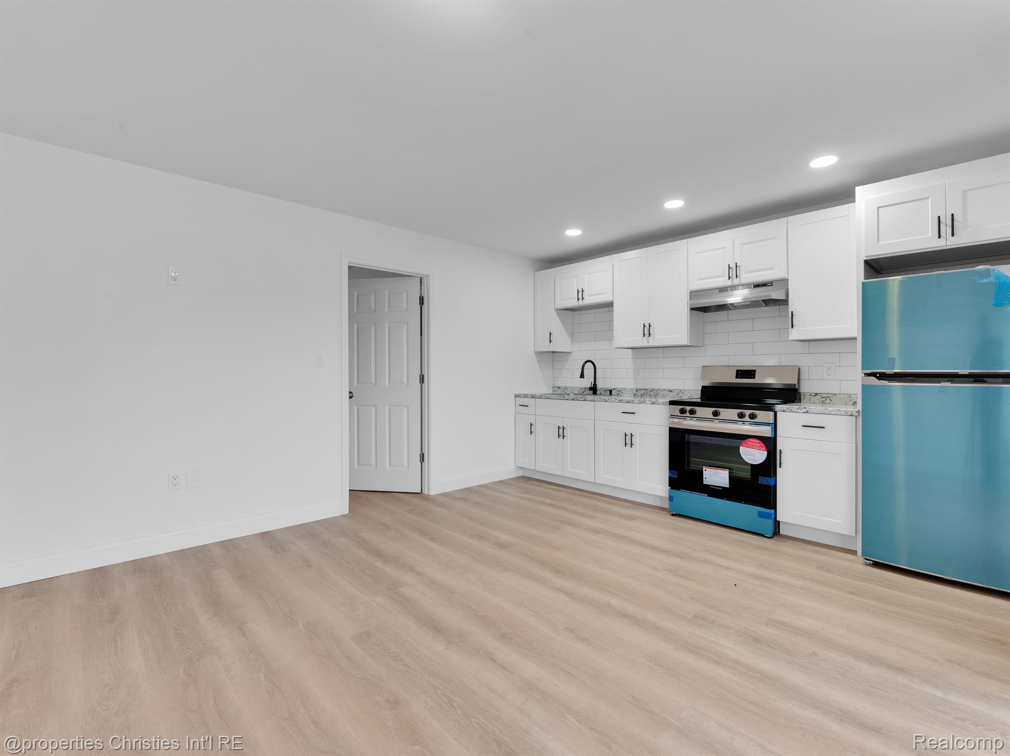 44 HIGHLAND Street 9