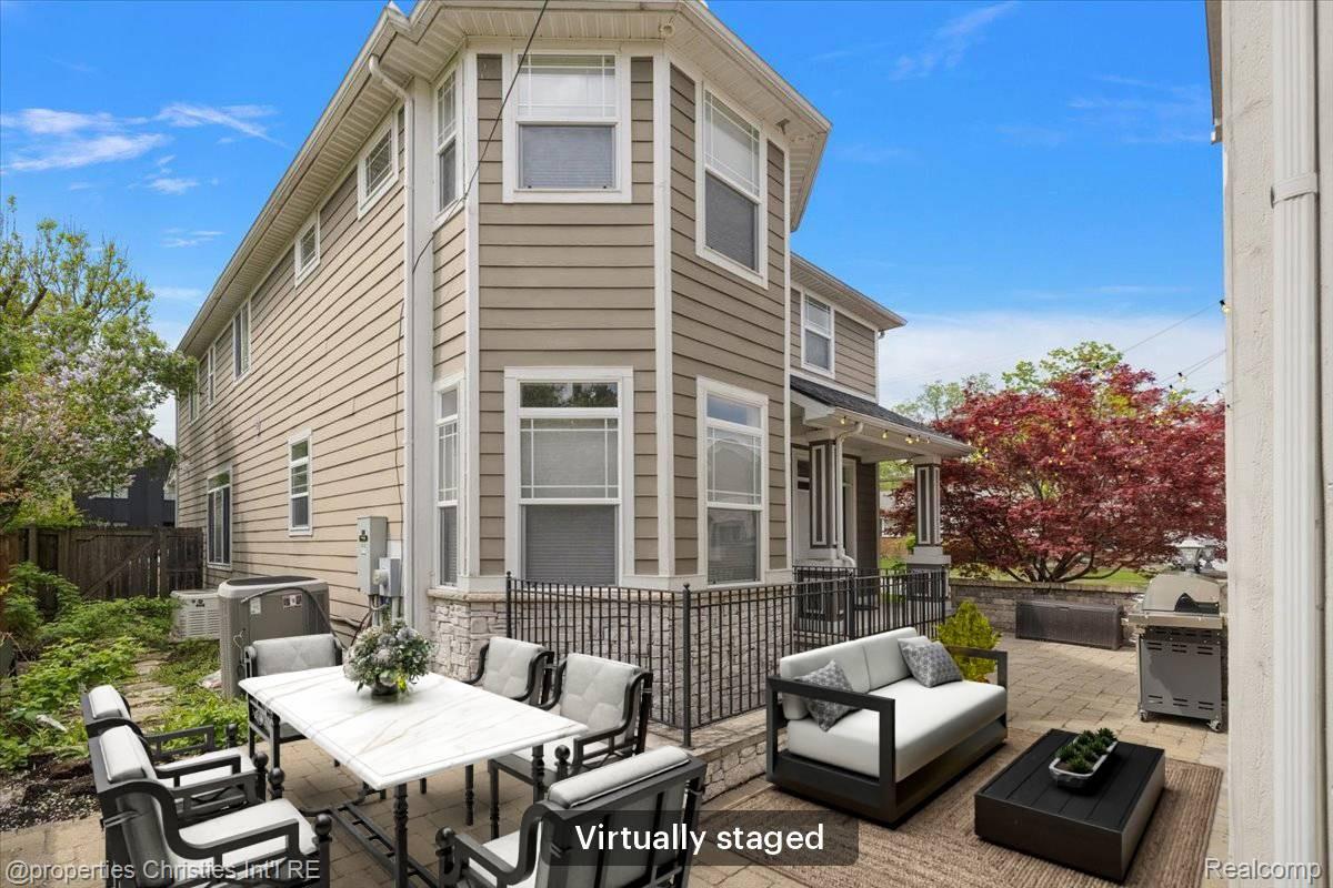 1419 HENRIETTA Street