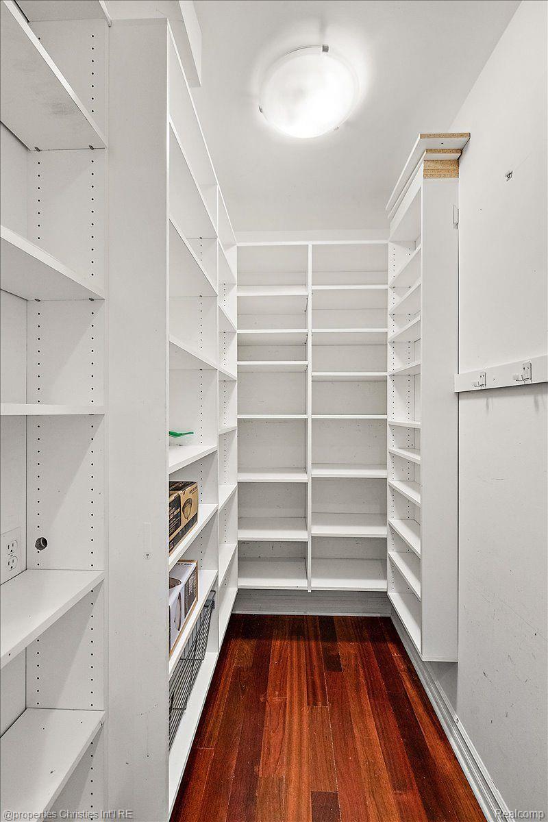 1419 HENRIETTA Street