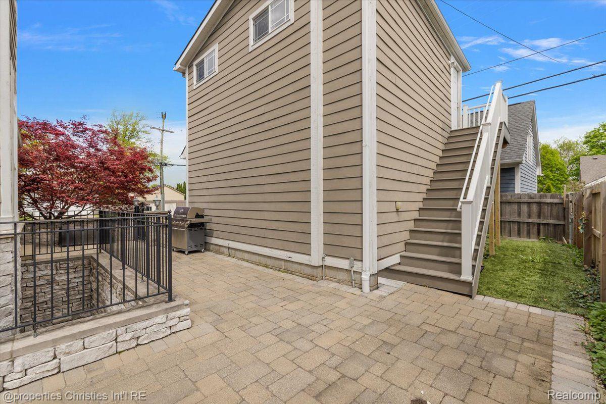 1419 HENRIETTA Street