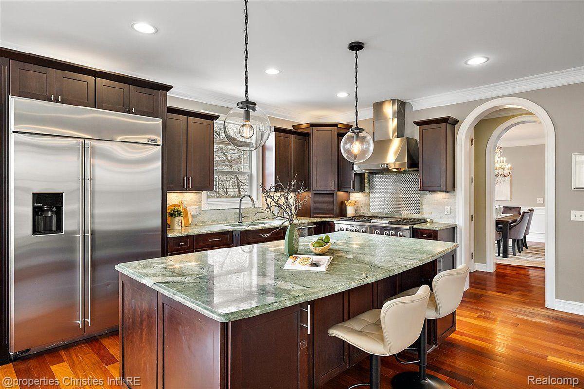 1419 HENRIETTA Street