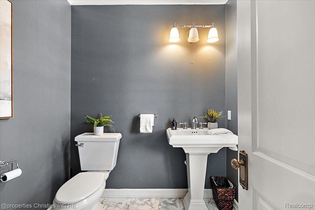 1419 HENRIETTA Street