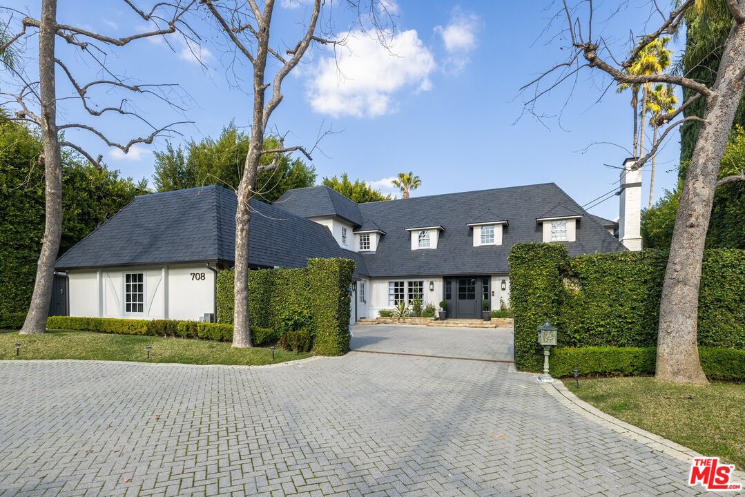 708 N Rexford Dr