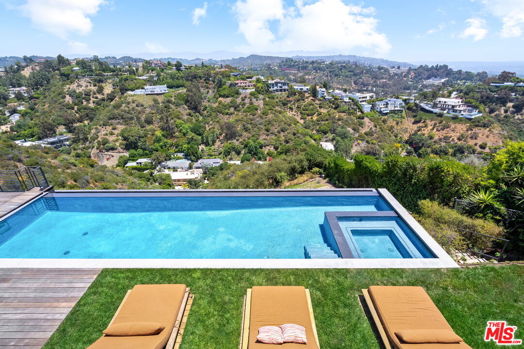 1030 Somera Road