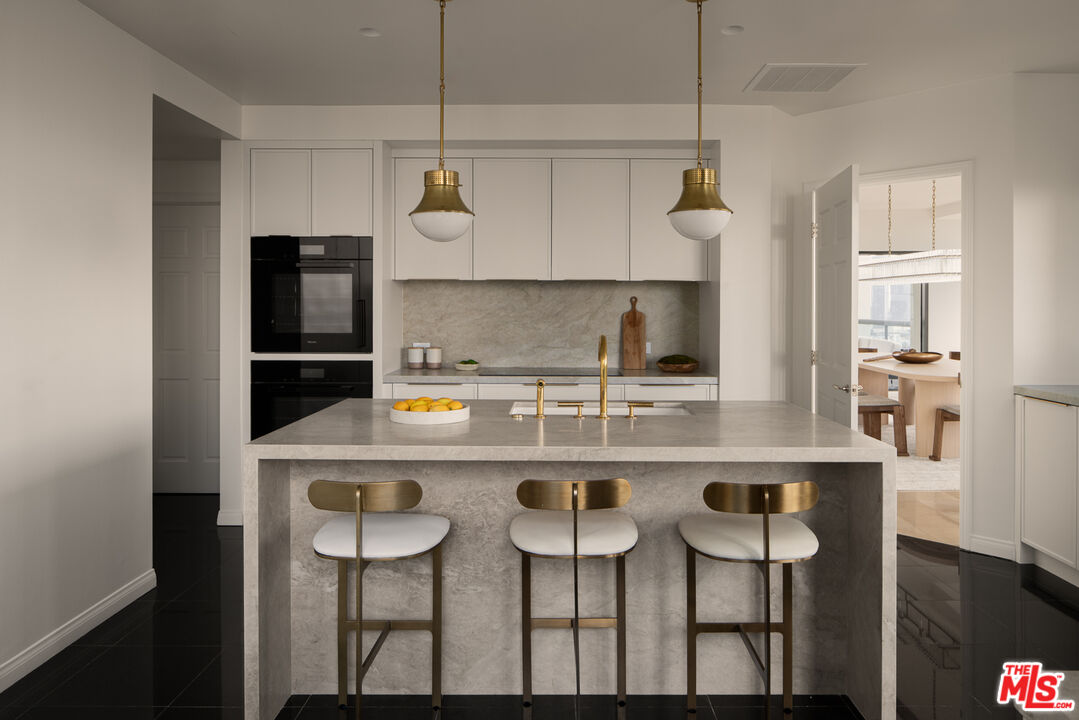 10724 WILSHIRE Unit: 1501