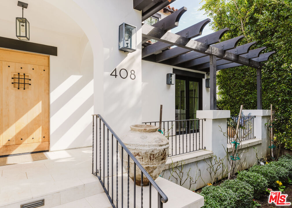 408 Westbourne Dr