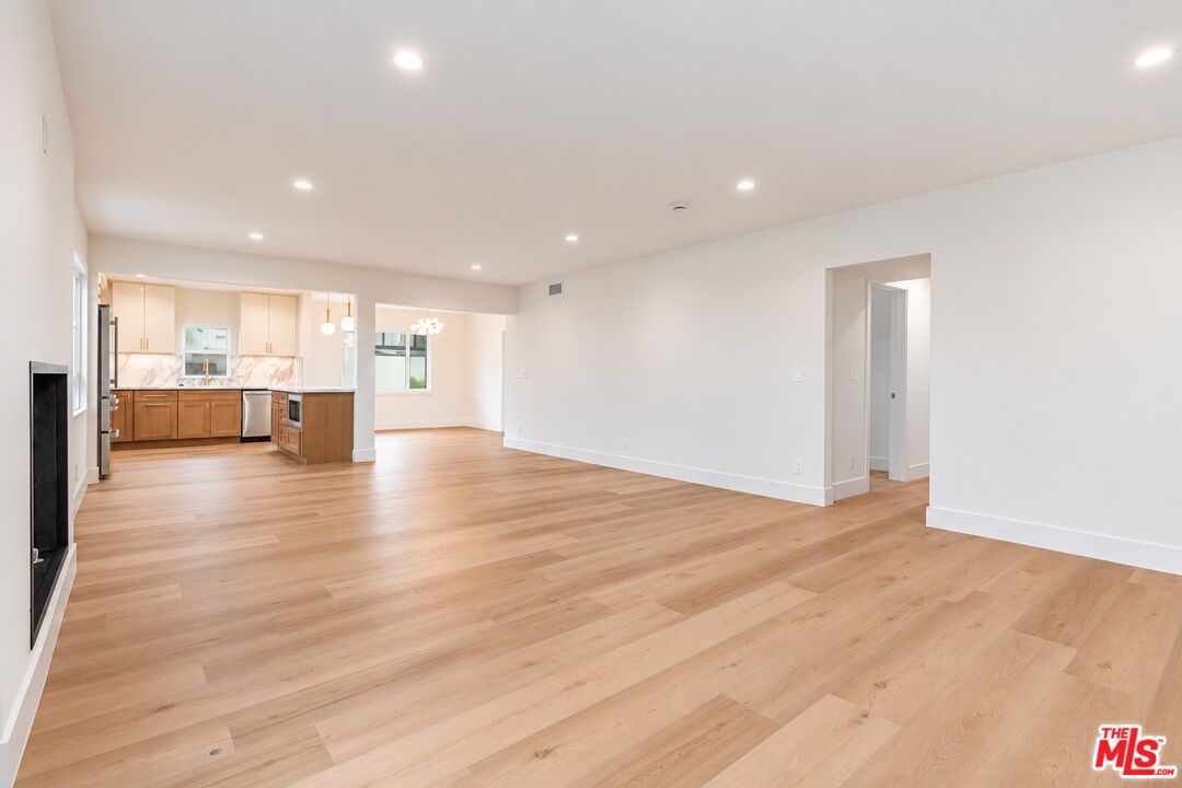 7964 Norton Ave
