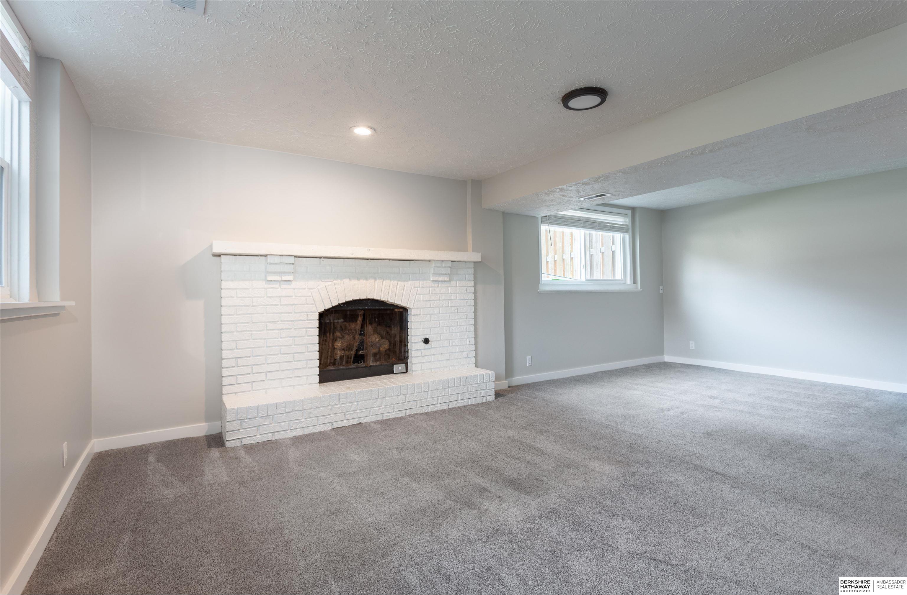 324 N 152nd Street
