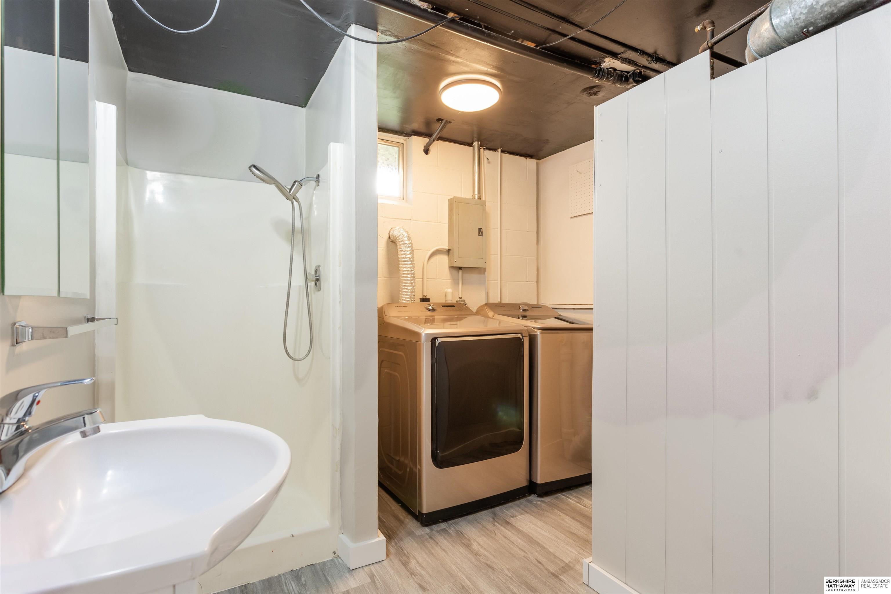 324 N 152nd Street