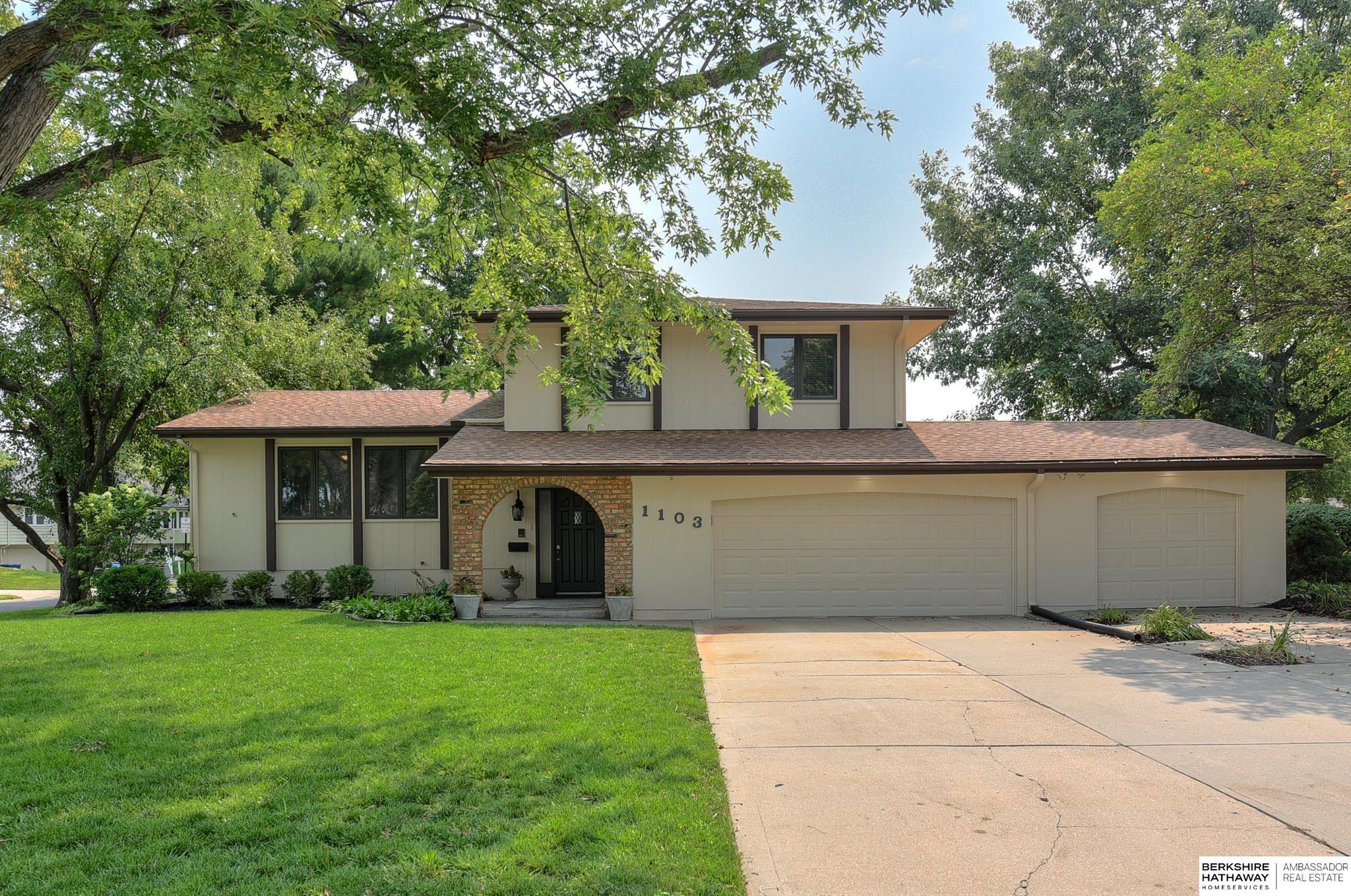 1103 Lafayette Drive