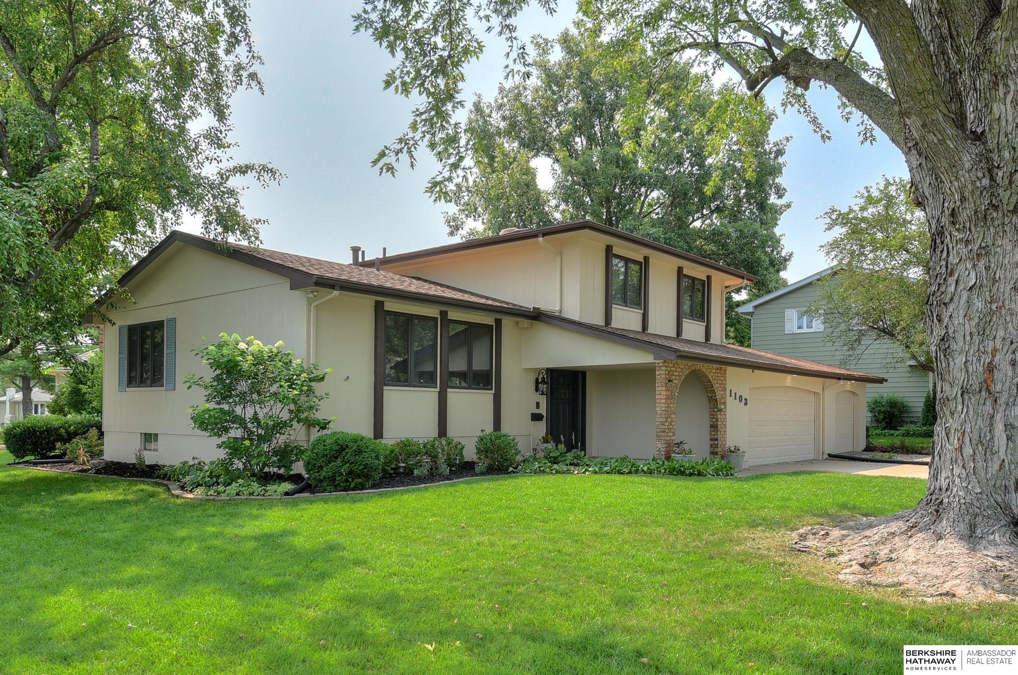 1103 Lafayette Drive
