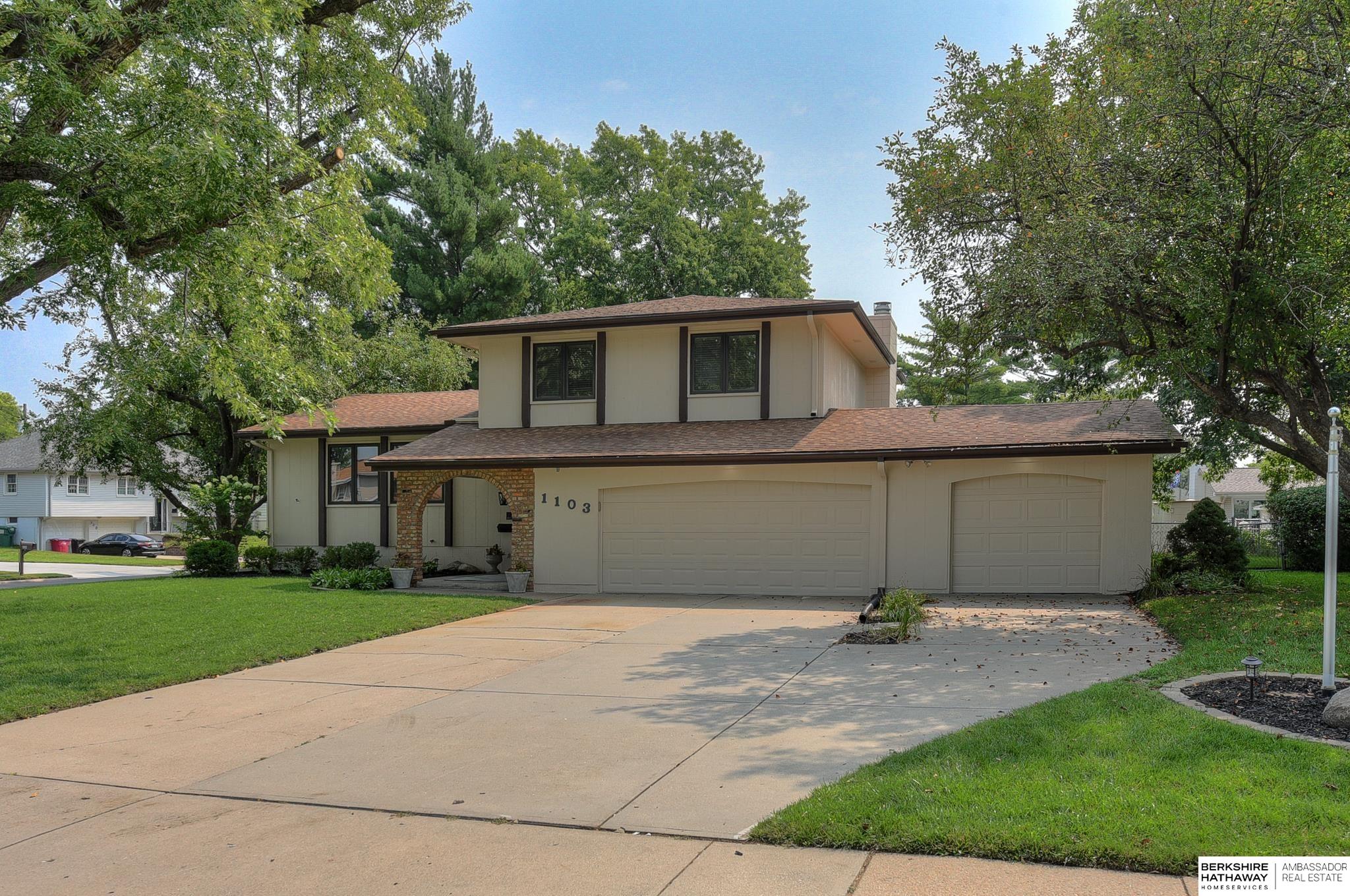 1103 Lafayette Drive