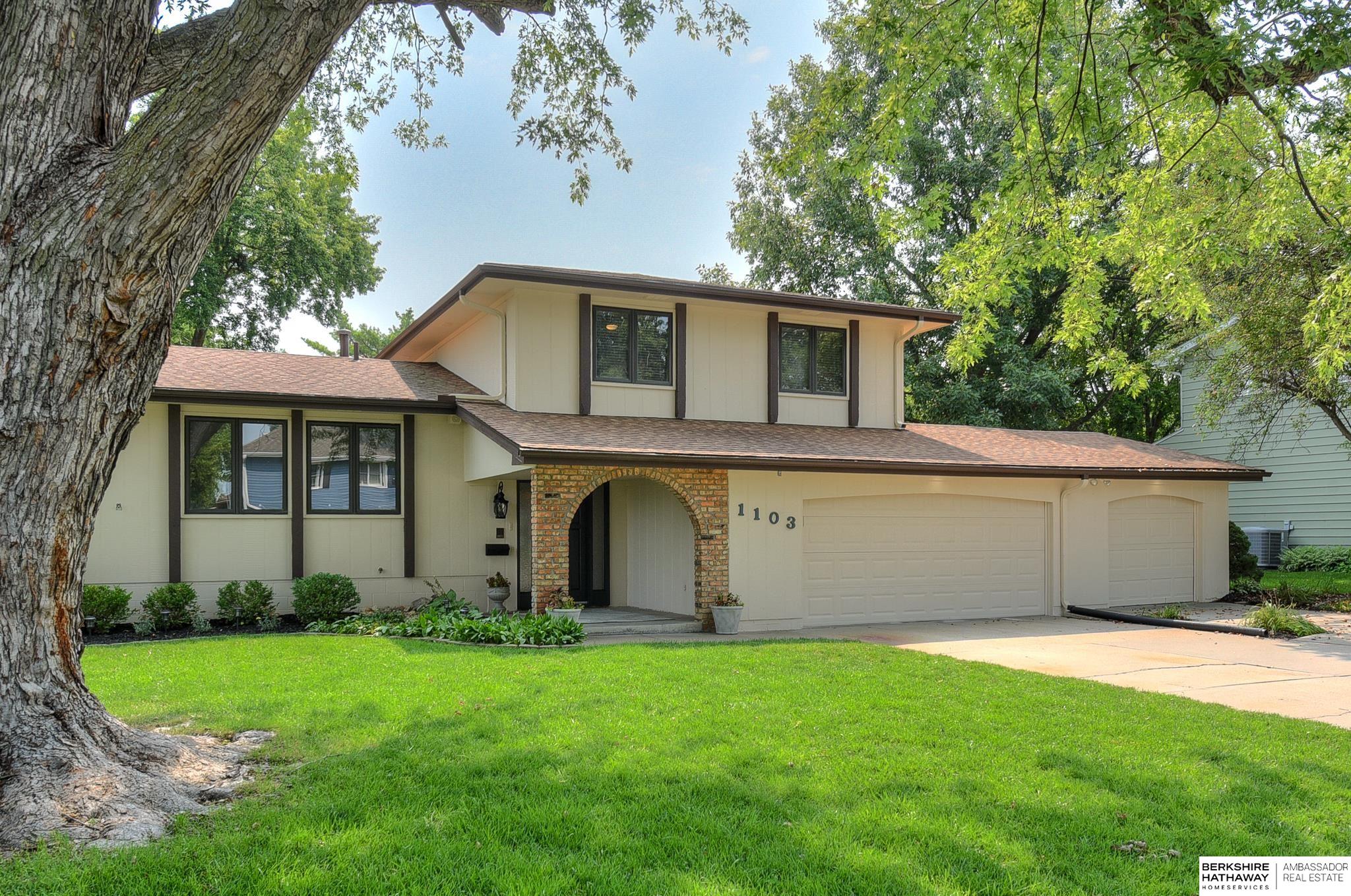 1103 Lafayette Drive