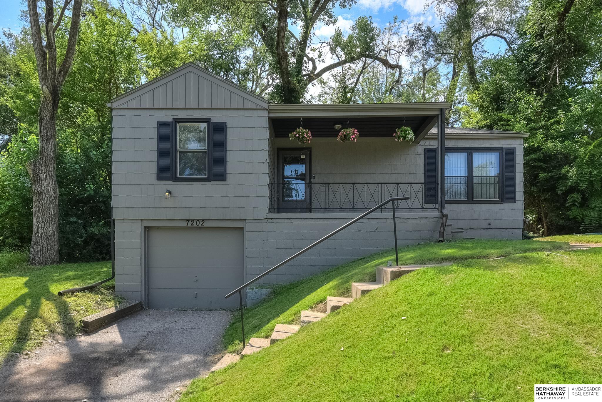 7202 N 35th Circle