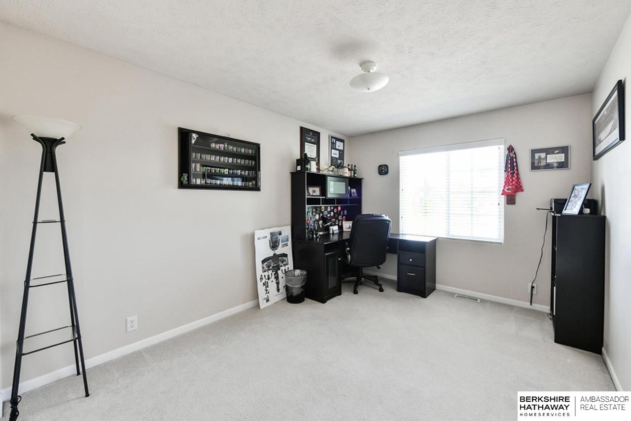 1812 Ridgeview Drive