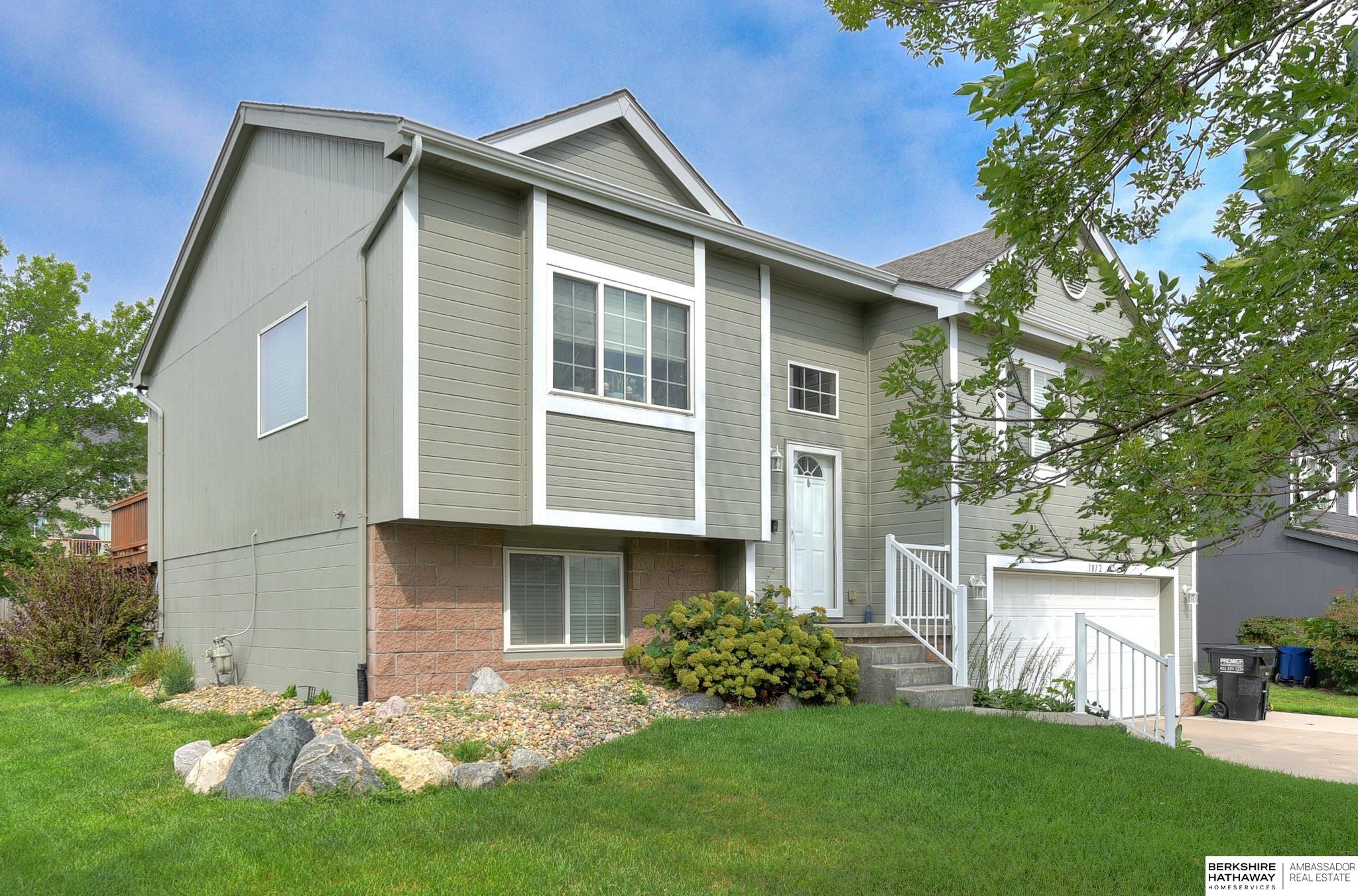 1812 Ridgeview Drive
