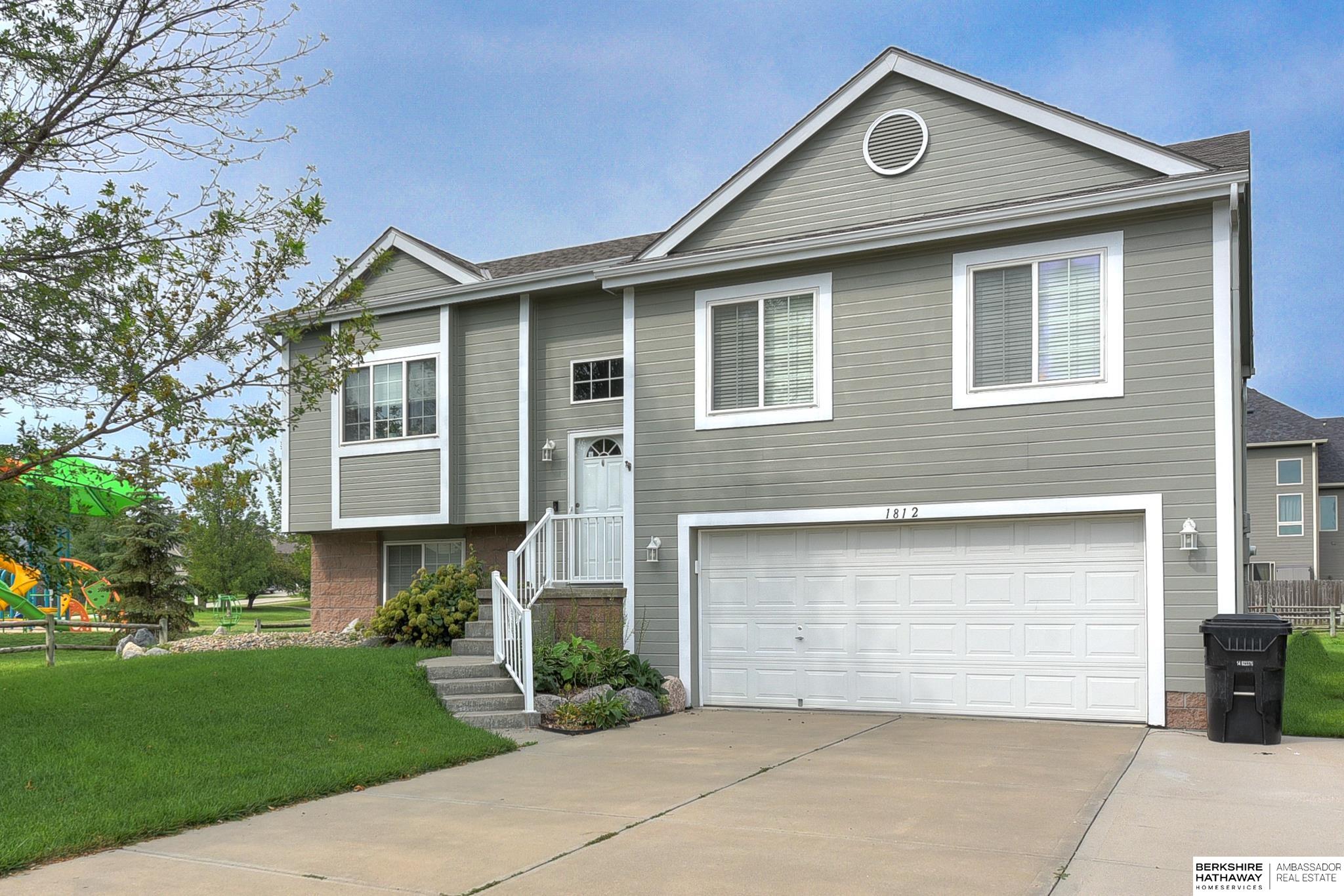 1812 Ridgeview Drive