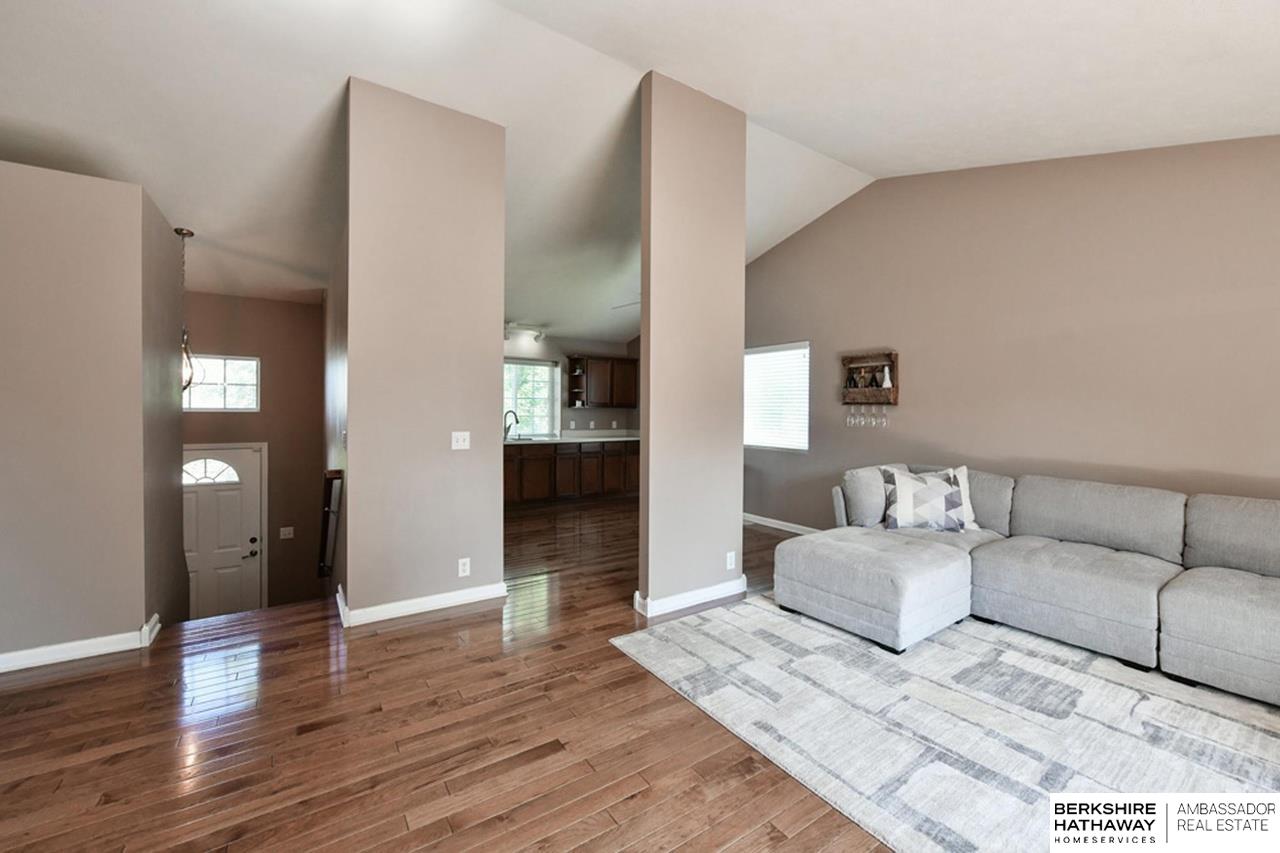 1812 Ridgeview Drive