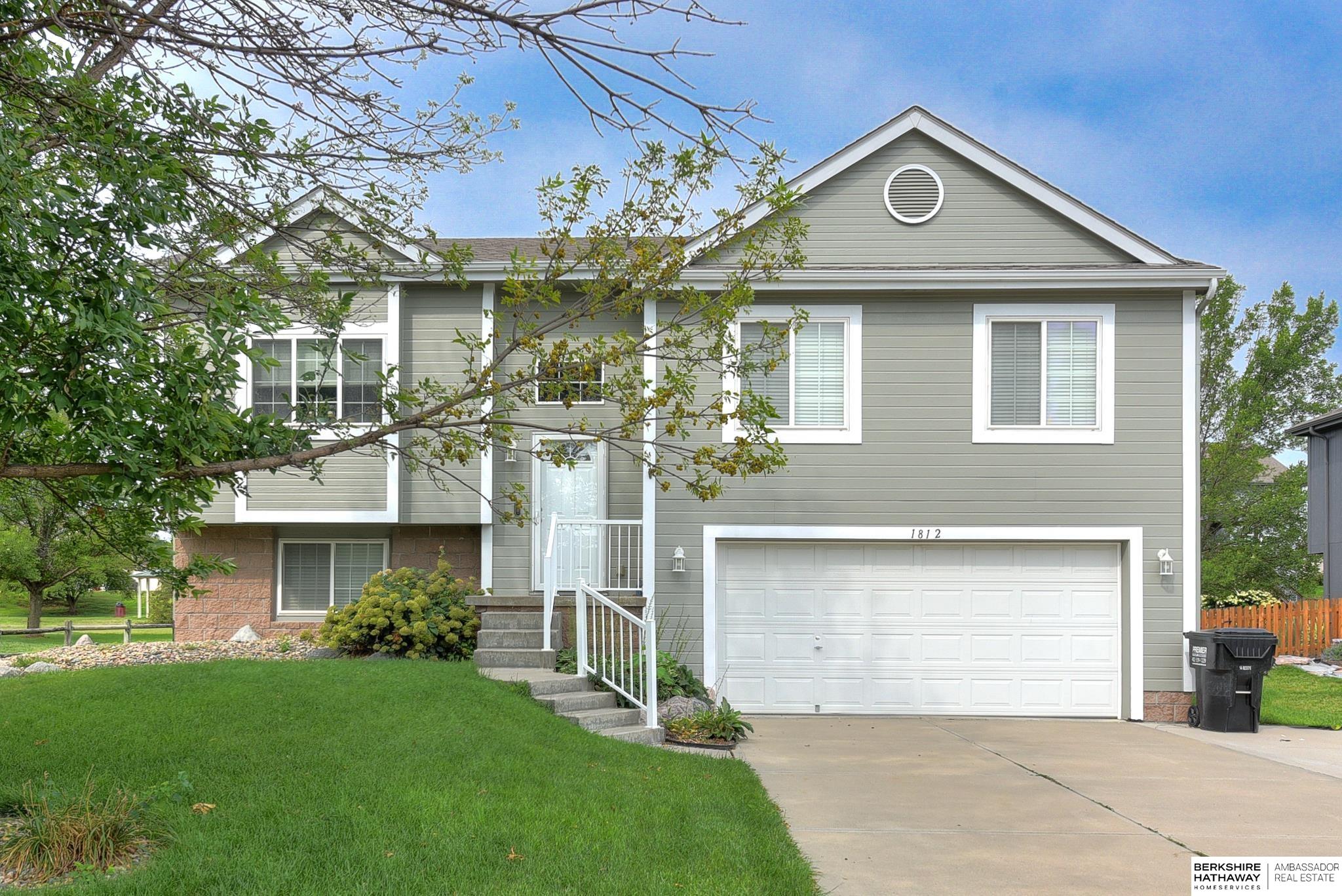 1812 Ridgeview Drive