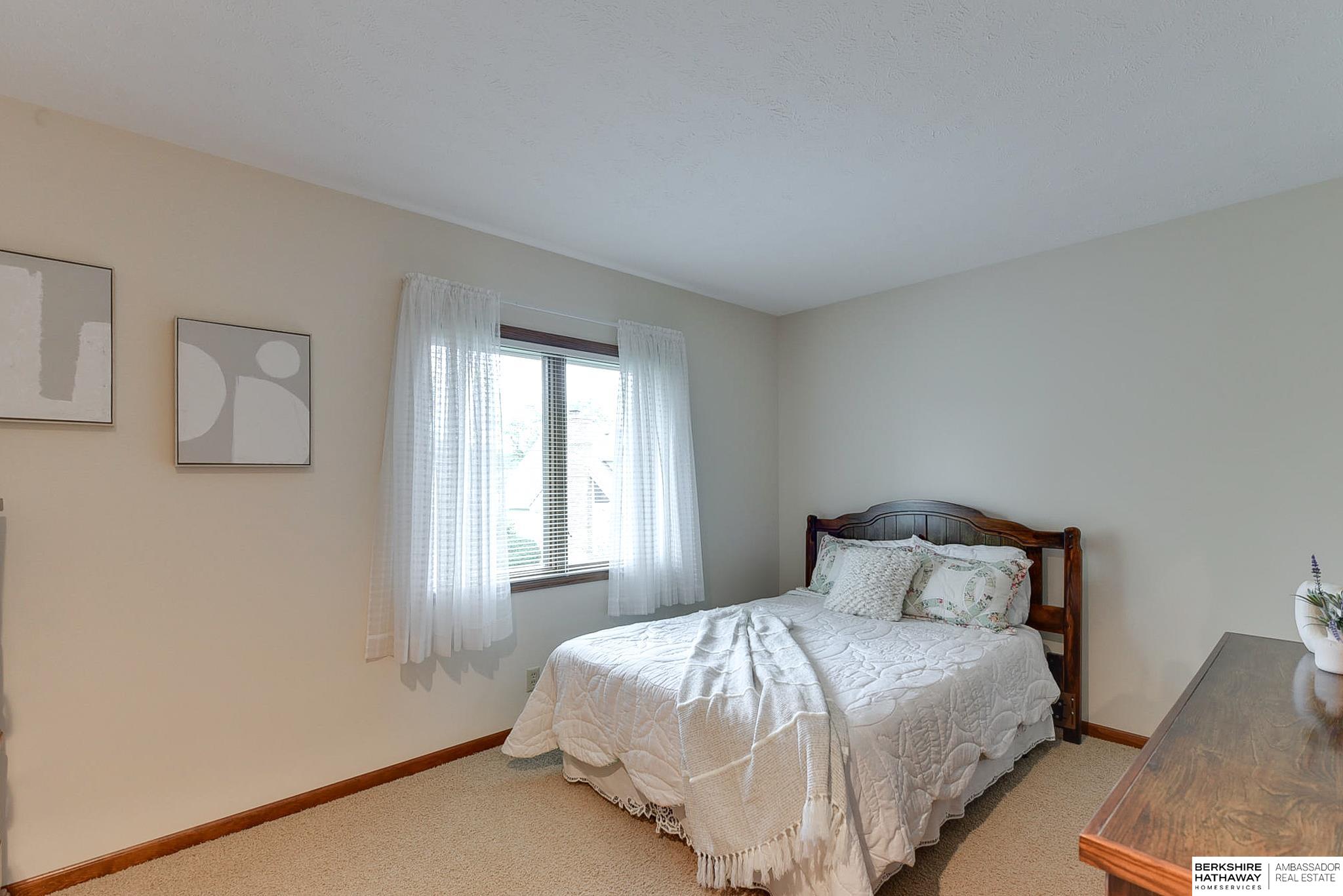 6118 S 102 Terrace