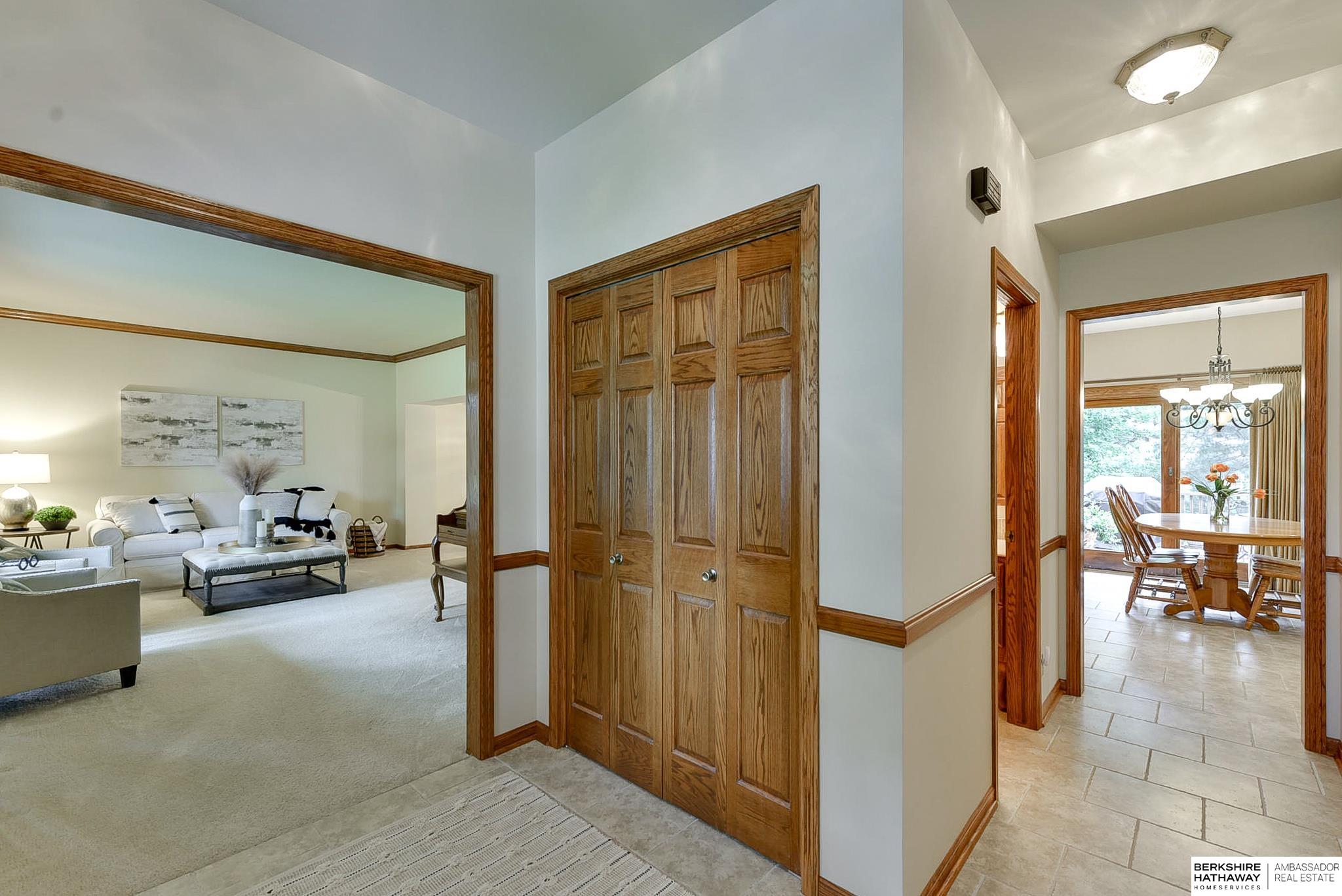6118 S 102 Terrace