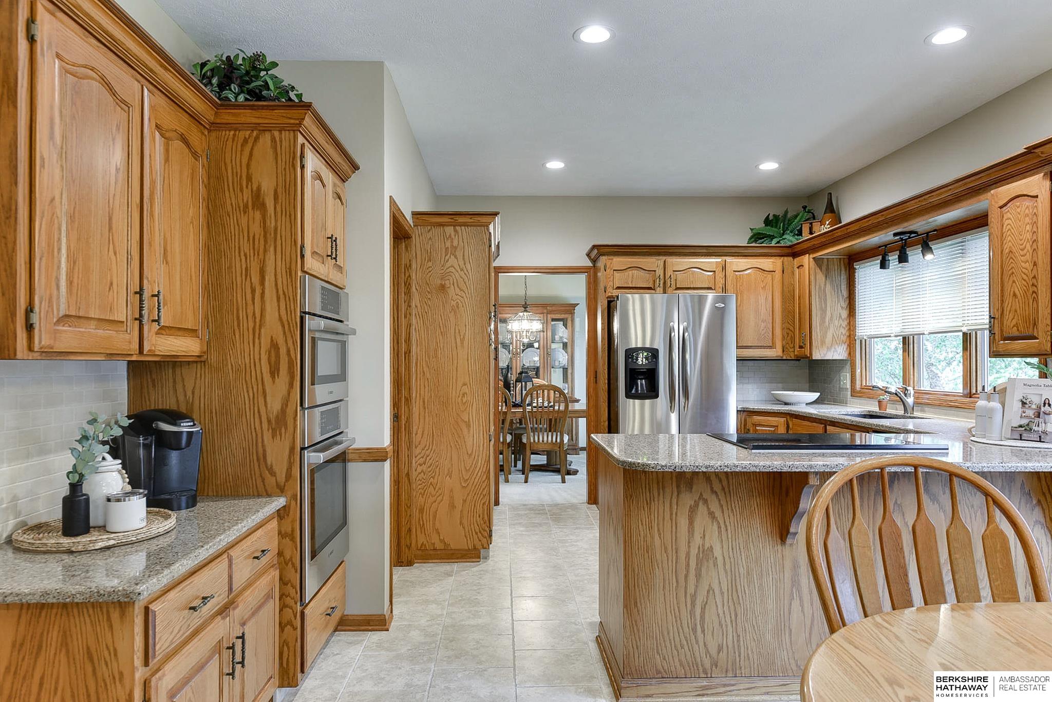 6118 S 102 Terrace