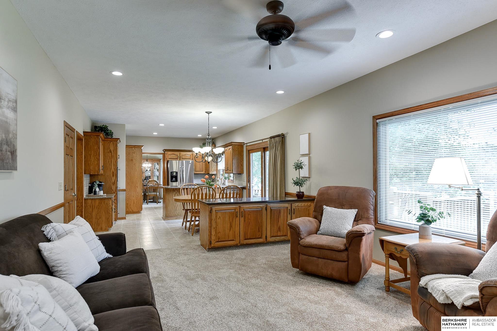6118 S 102 Terrace