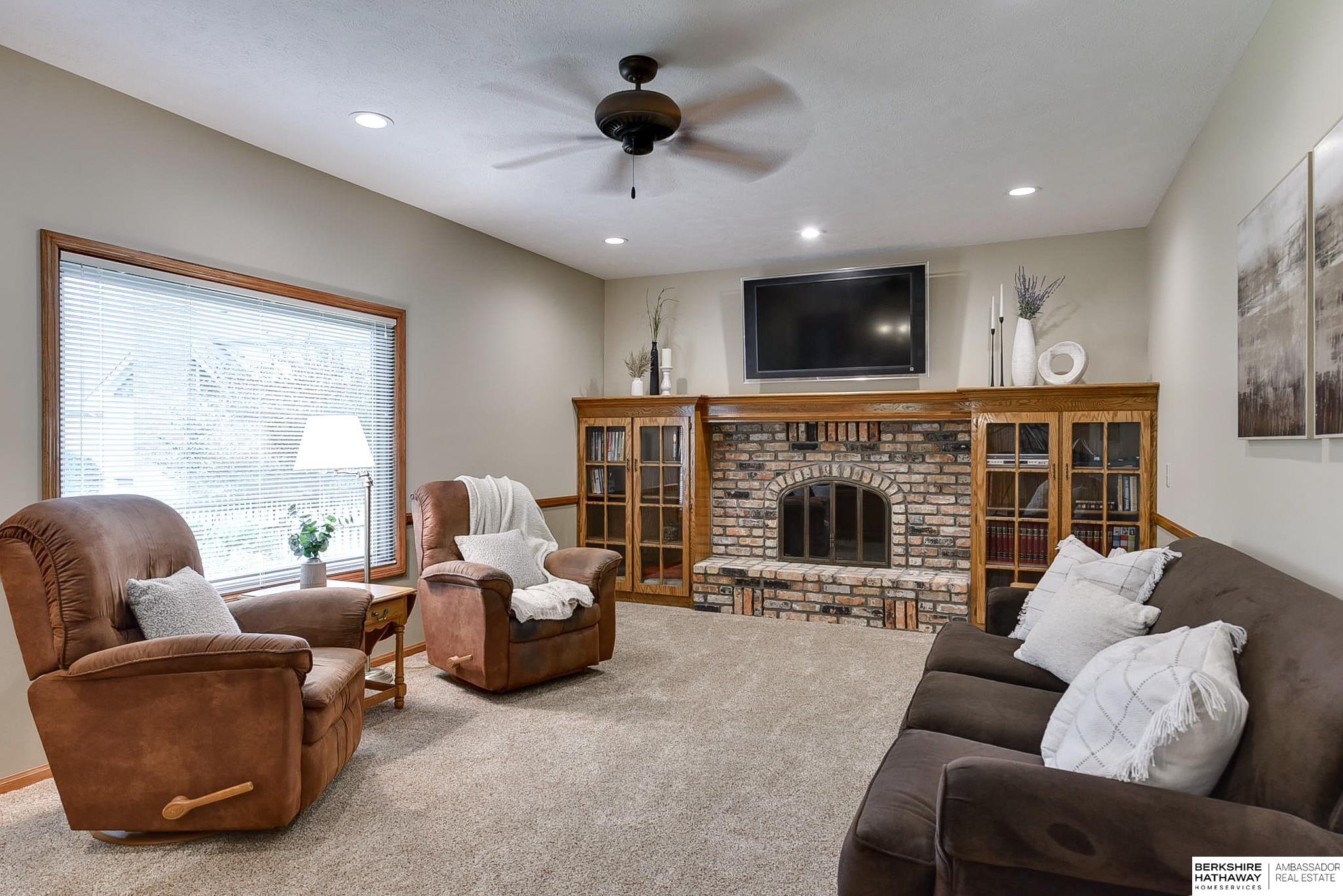 6118 S 102 Terrace