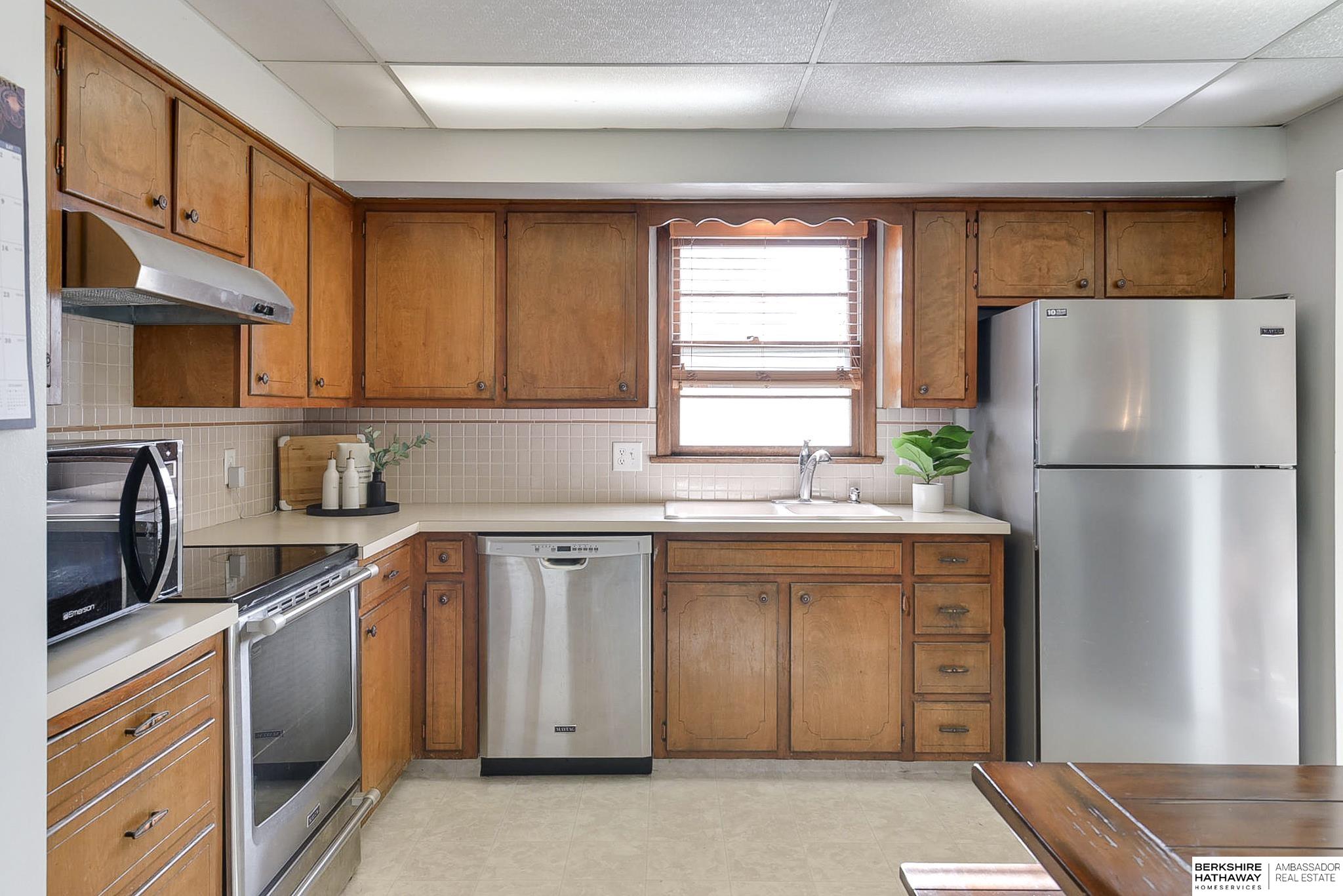 10105 Mockingbird Drive