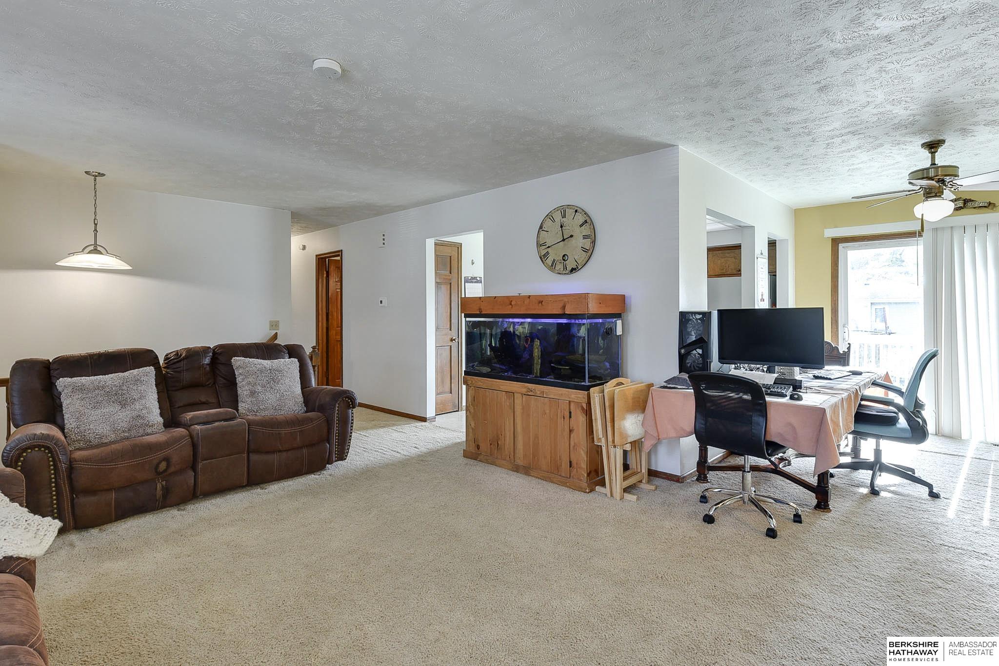 10105 Mockingbird Drive