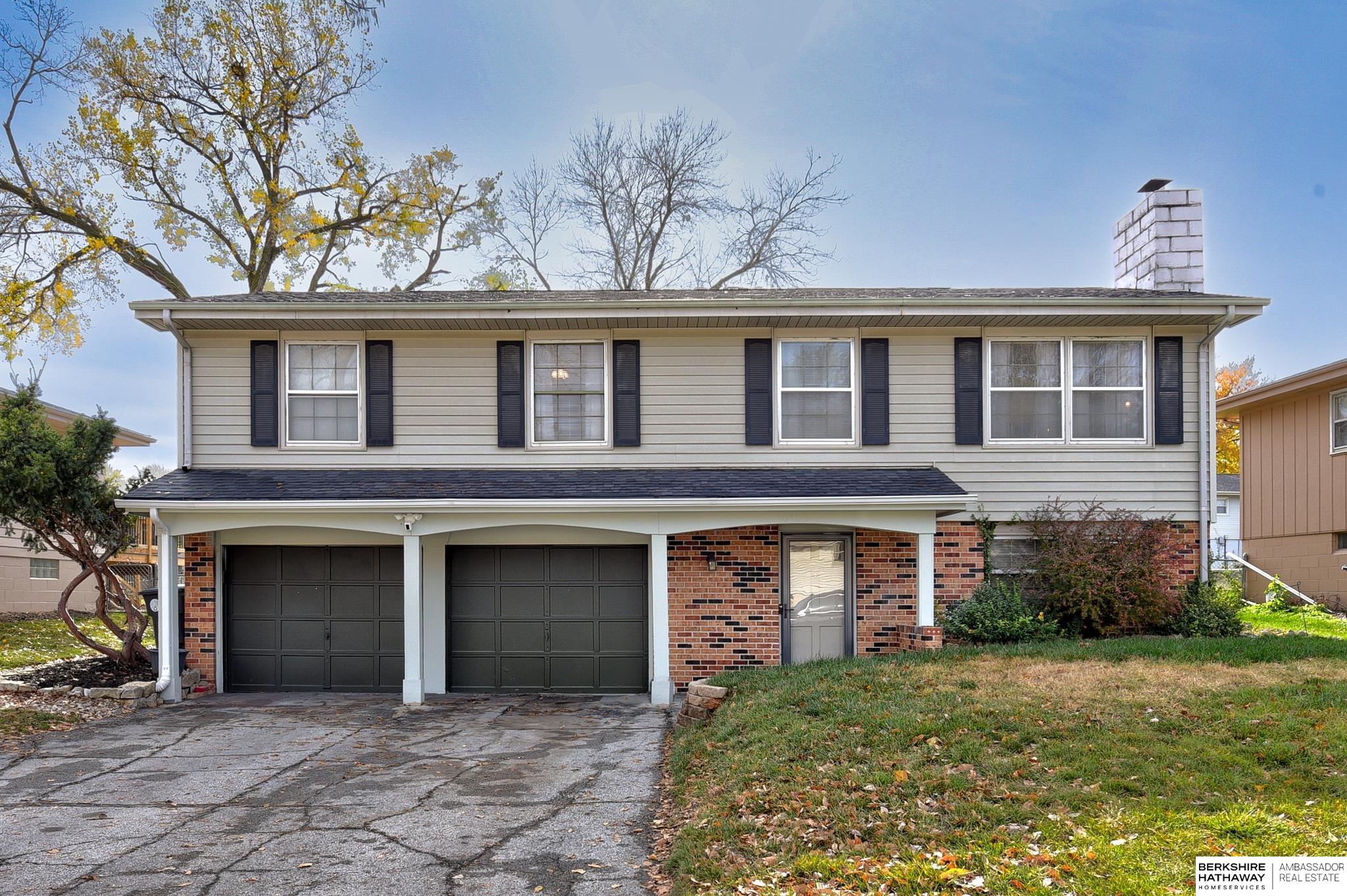 10105 Mockingbird Drive